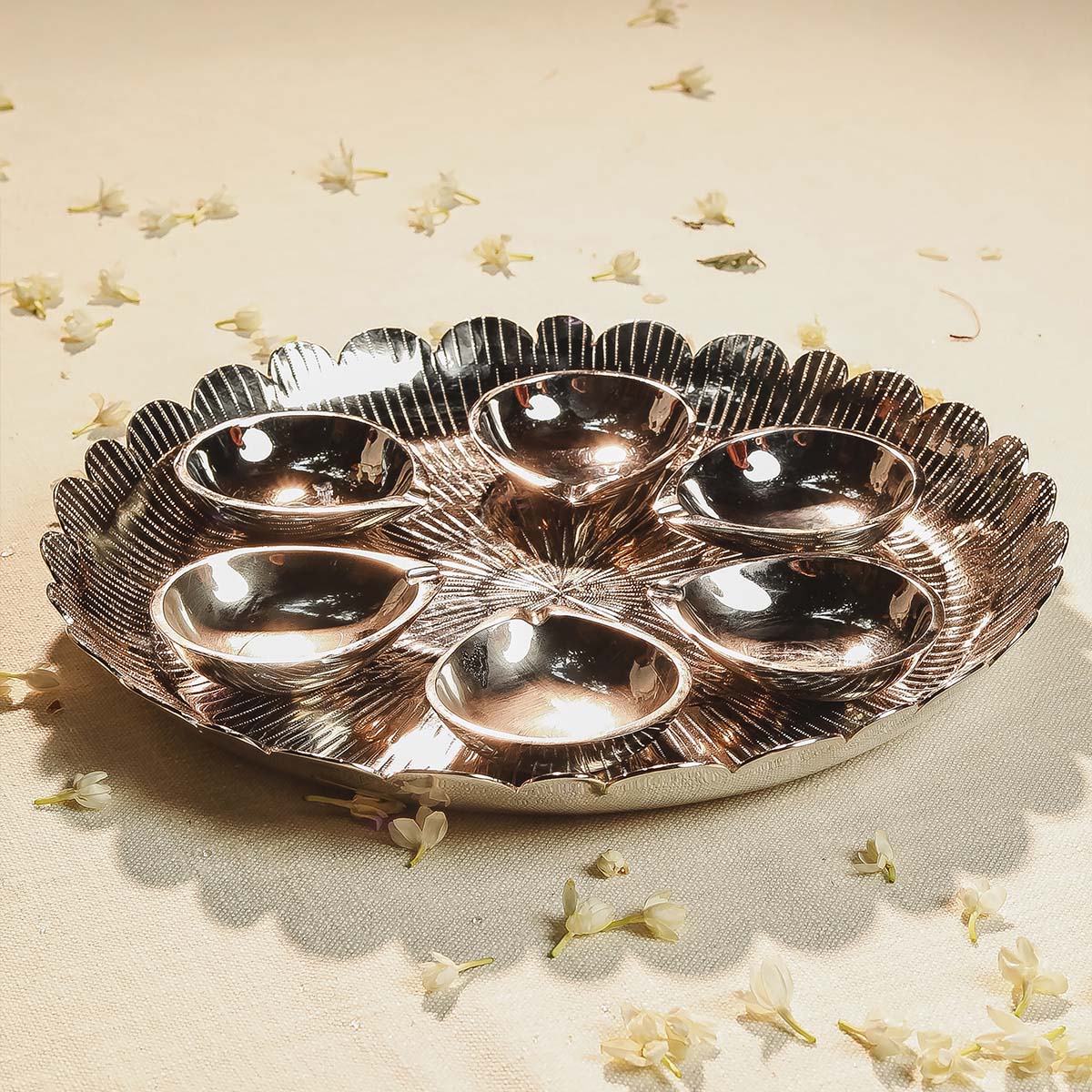 Thaal with diya set of 6