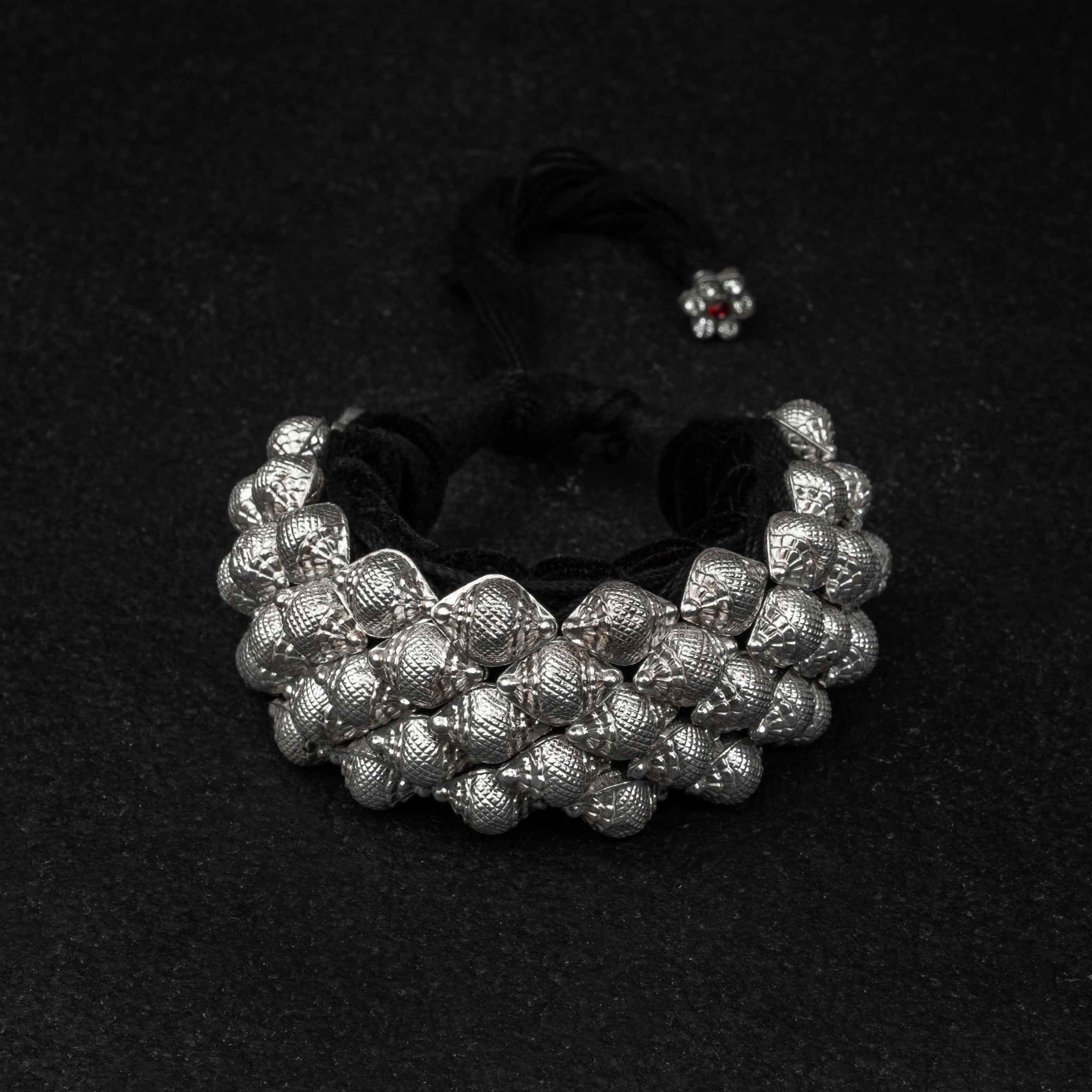 Shell Pahuchi Silver Bracelet