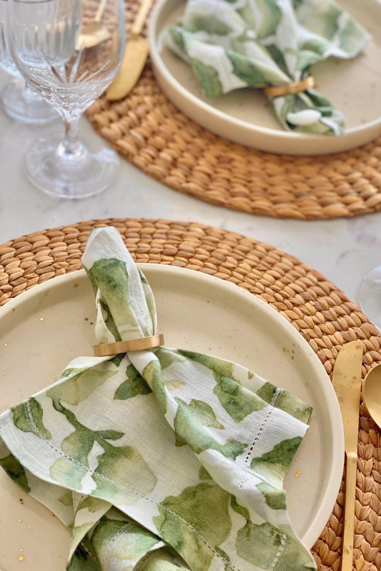 Cascade Green Gift Set-Linen Napkins & Napkin Rings