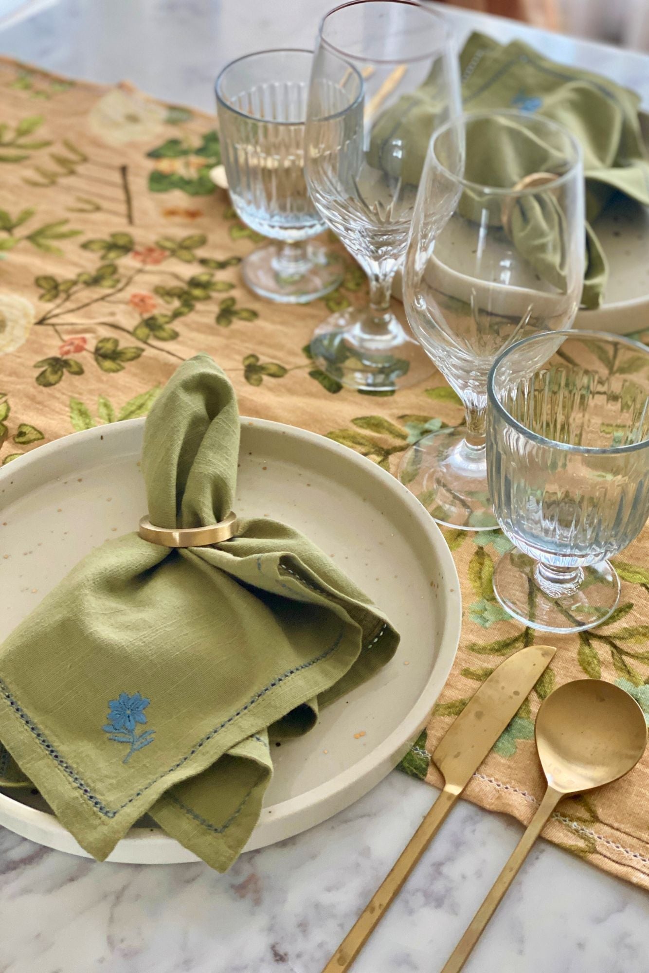 Valley Peach Gift Set-Linen Runner, Napkins & Napkin rings