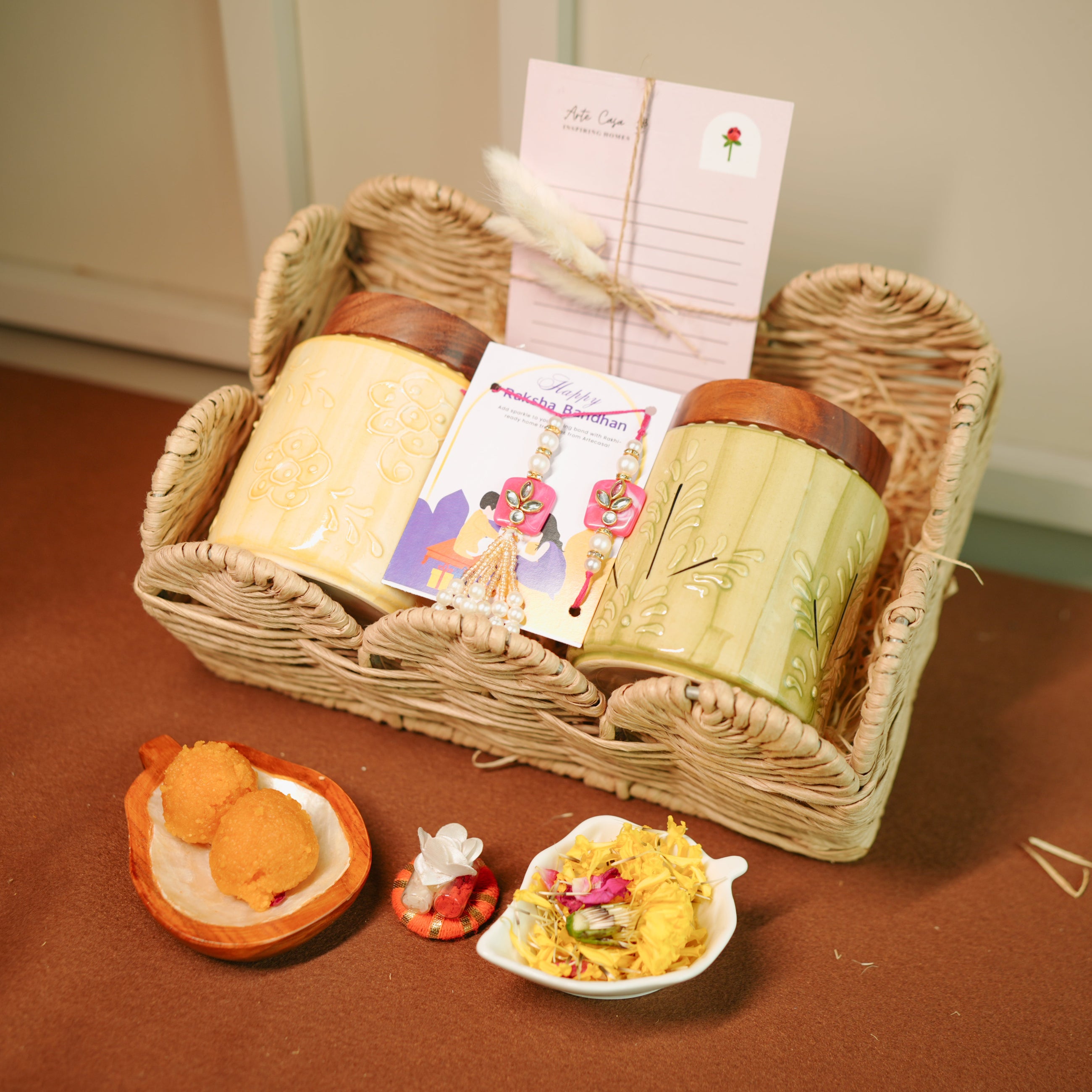 Rakhi hamper for organised bhabhi