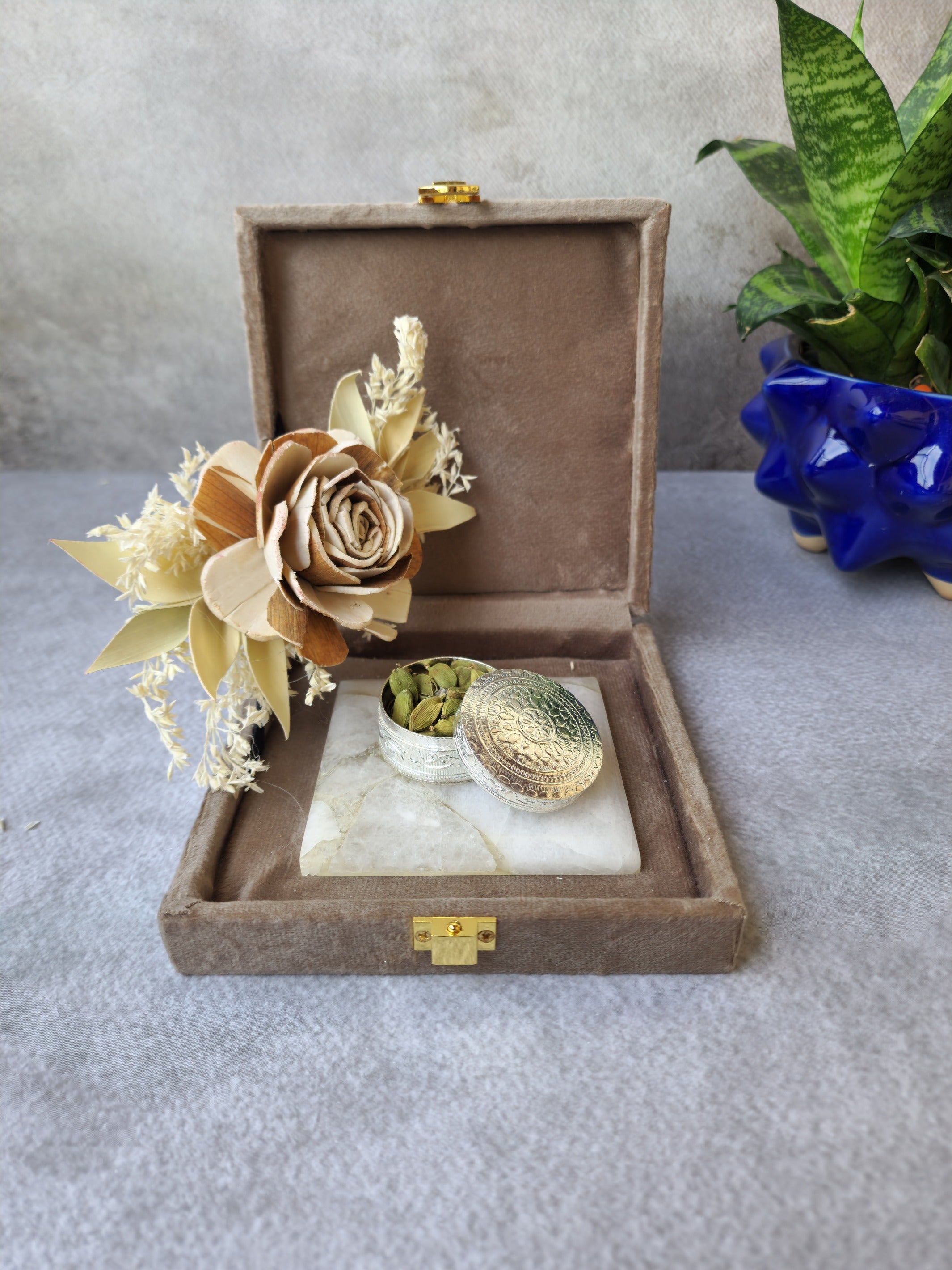 White Quartz Square Gemstone Coaster With Silver Dibbi