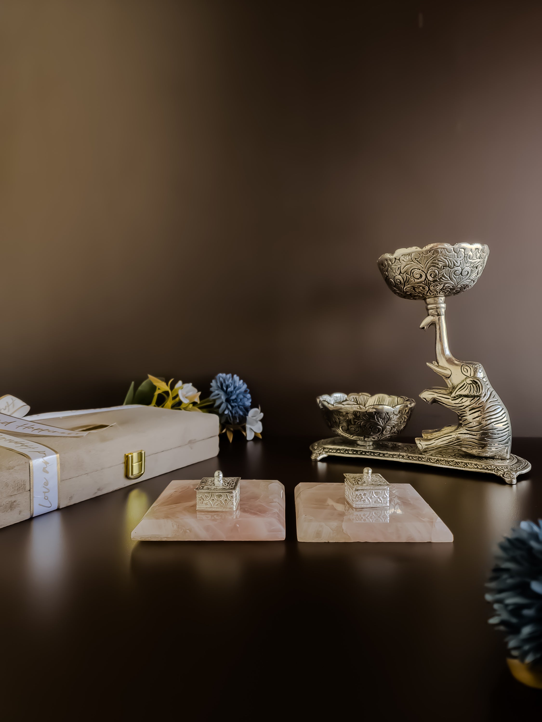 Rose Quartz Kesar Elaichi Luxe Set