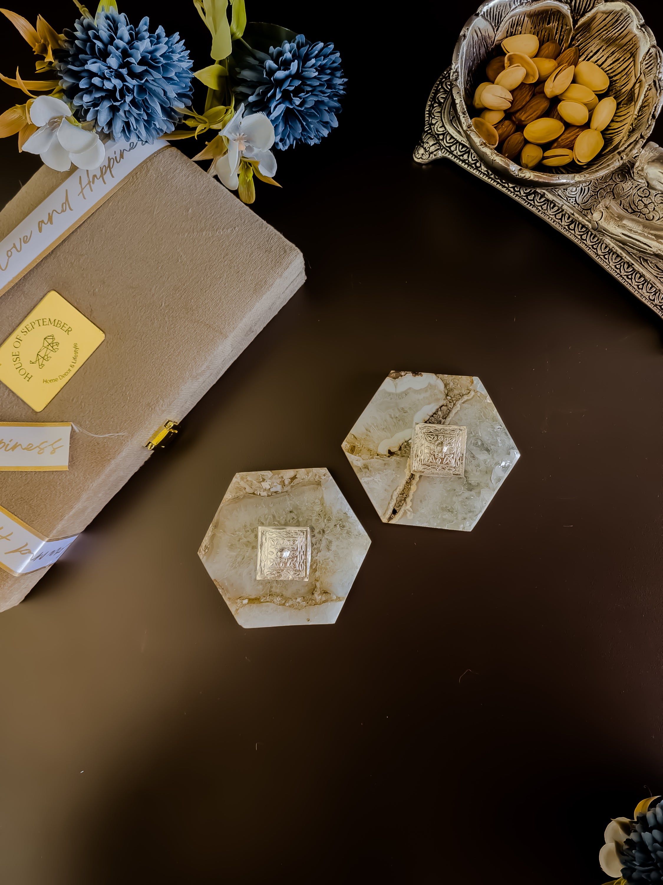 Natural Agate Kesar Elaichi Luxe Set ( Hexagon )