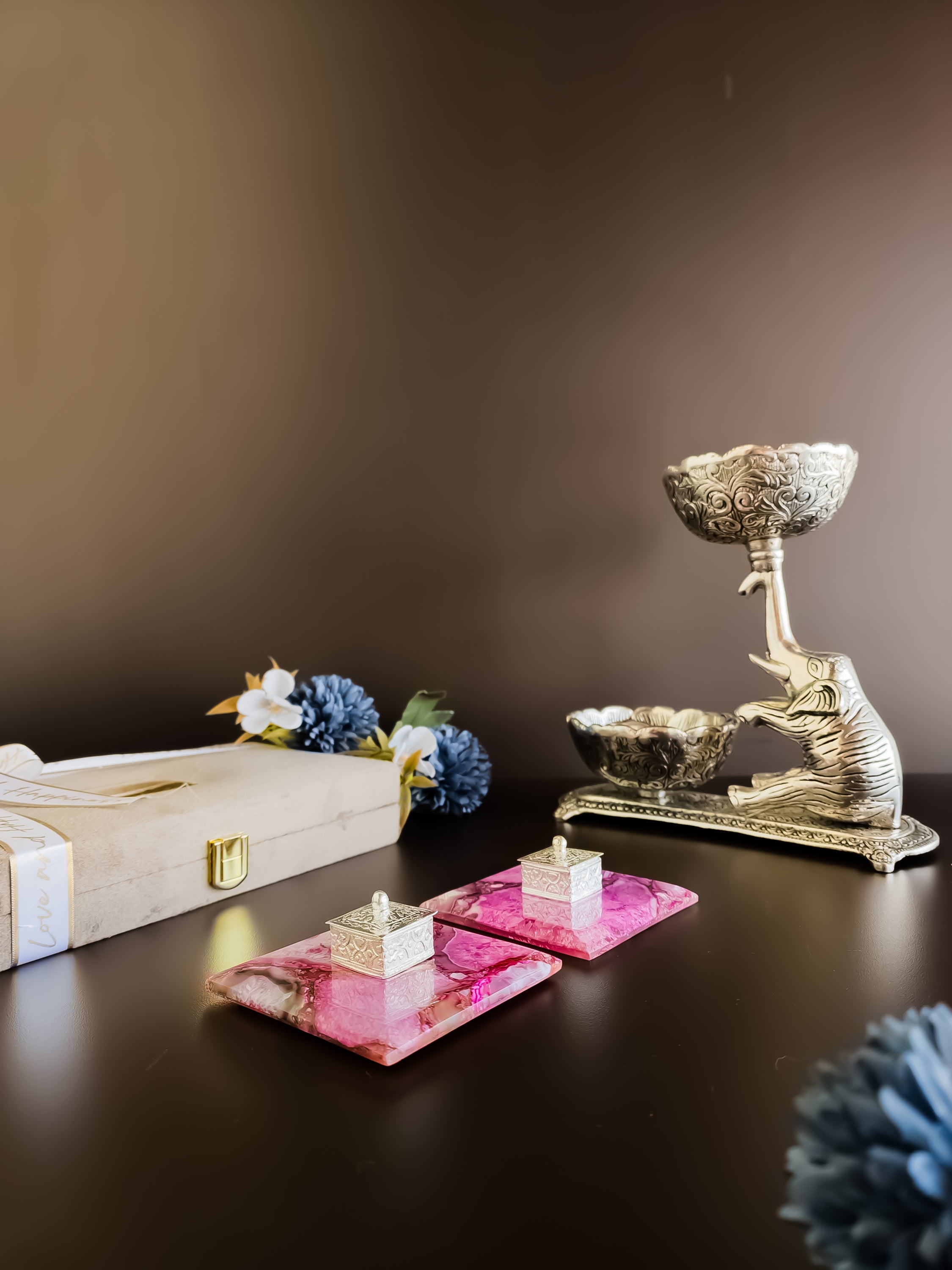 Pink Agate Kesar Elaichi Luxe Set