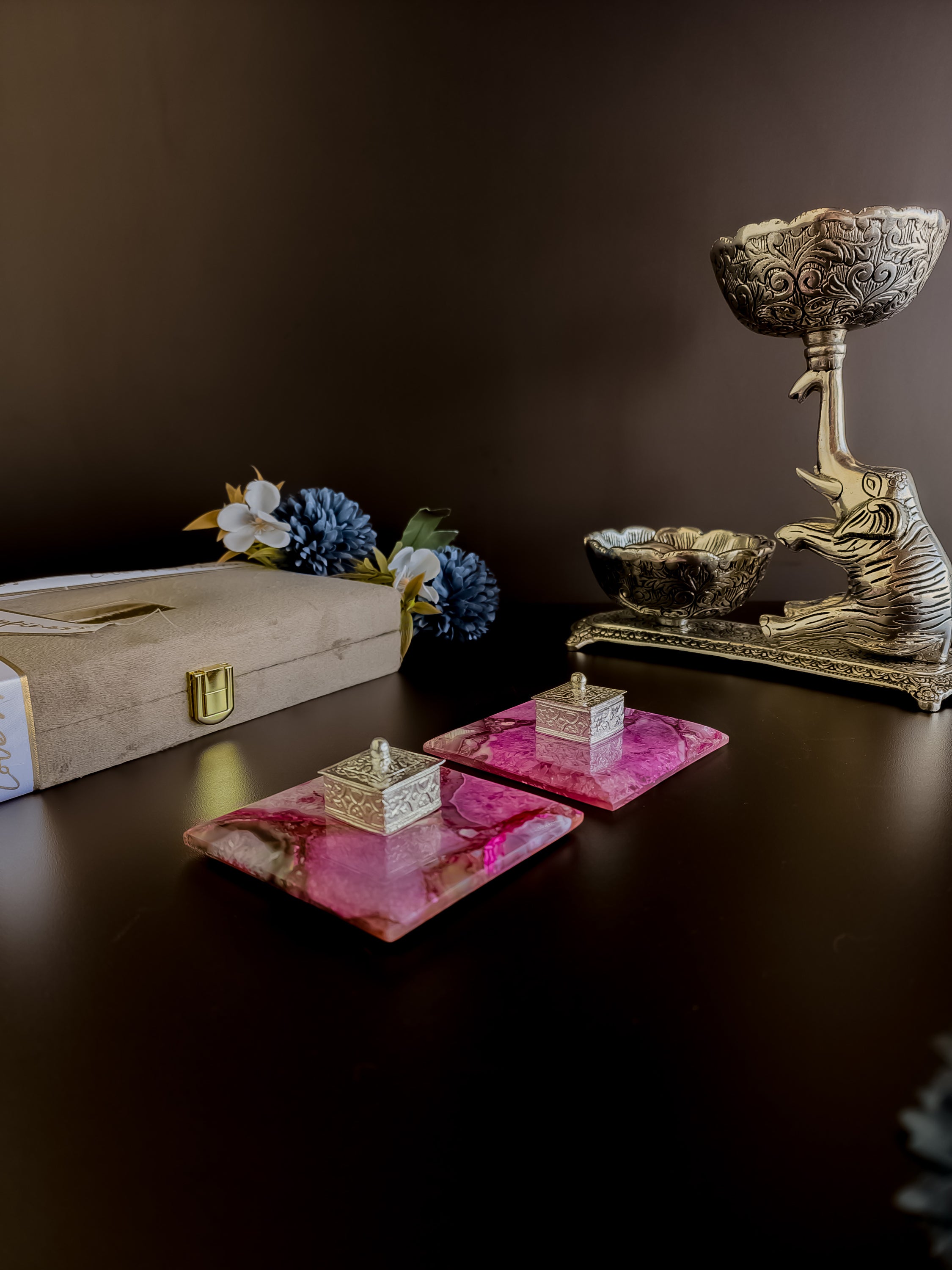 Pink Agate Kesar Elaichi Luxe Set