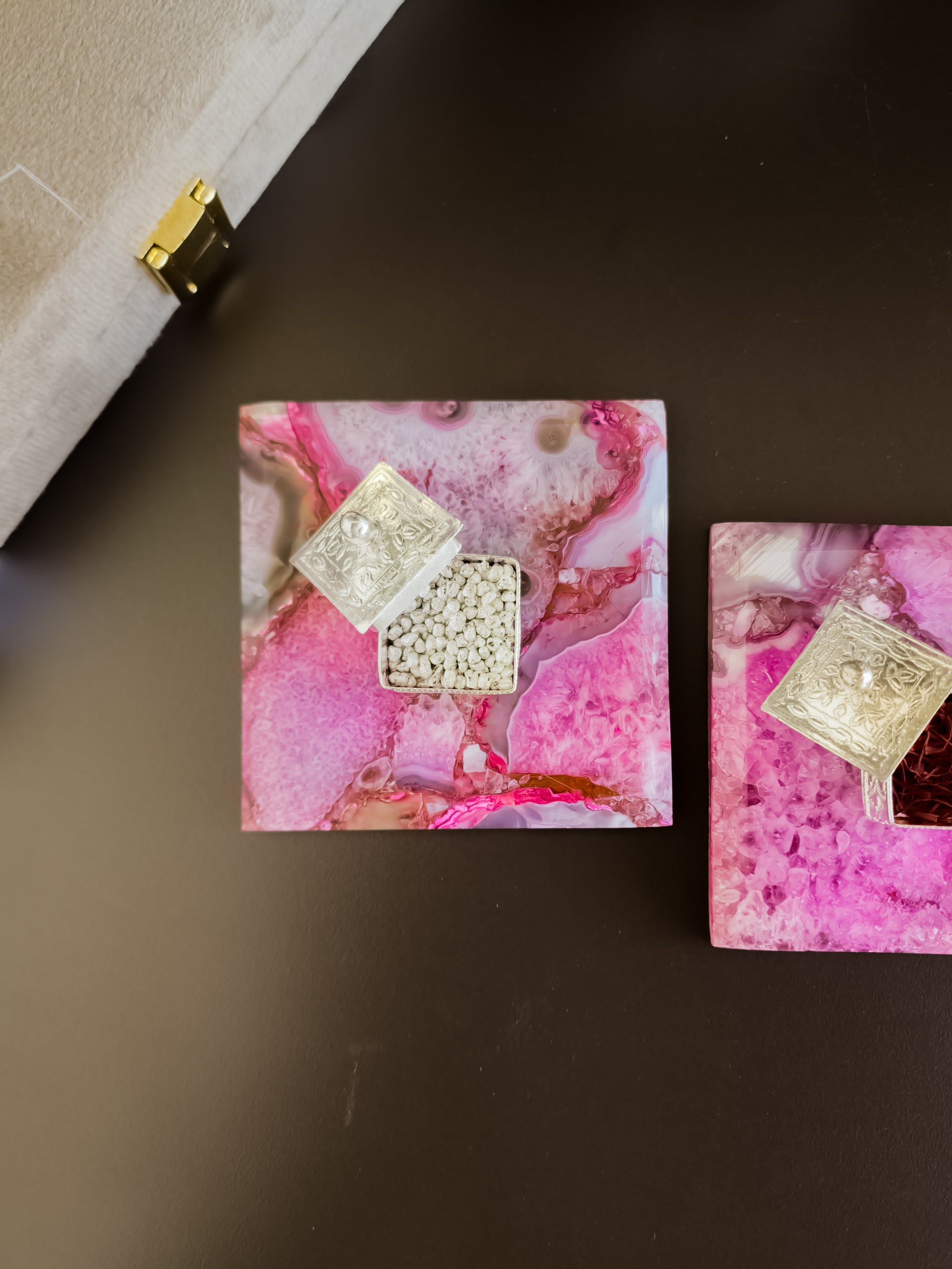 Pink Agate Kesar Elaichi Luxe Set