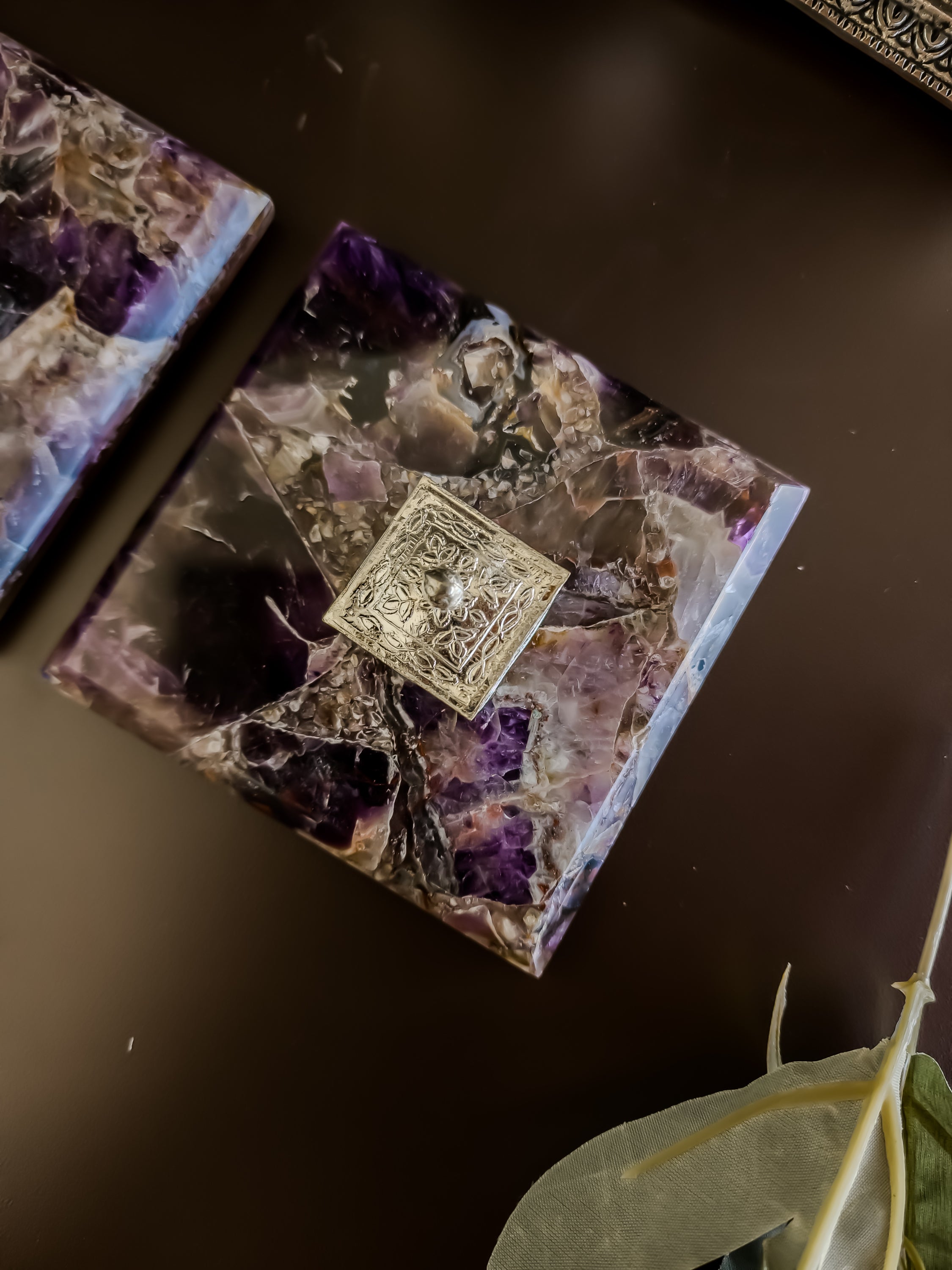 Amethyst Kesar Elaichi Luxe Set