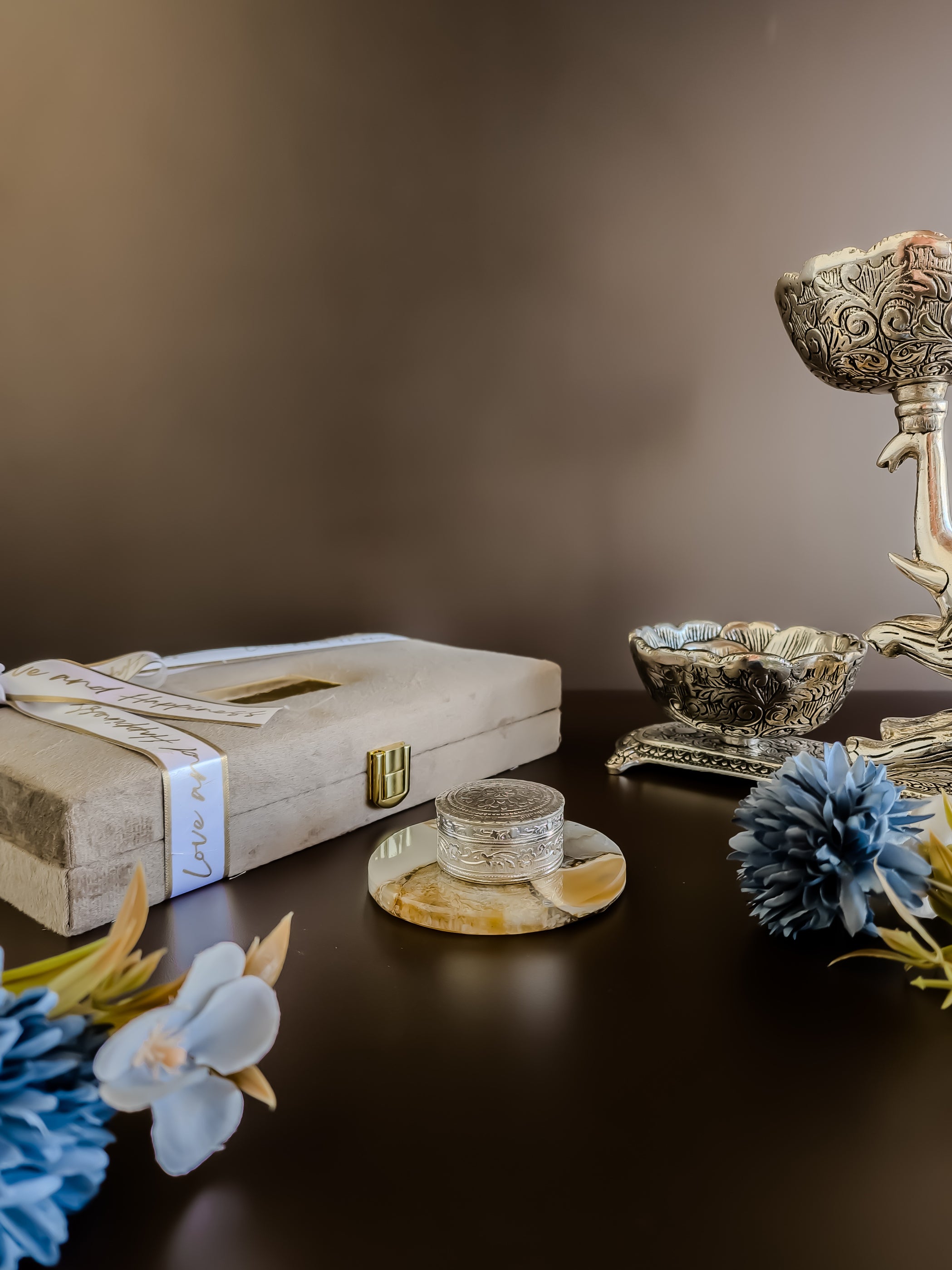 Natural Agate Round Gemstone Coaster With Silver Dibbi