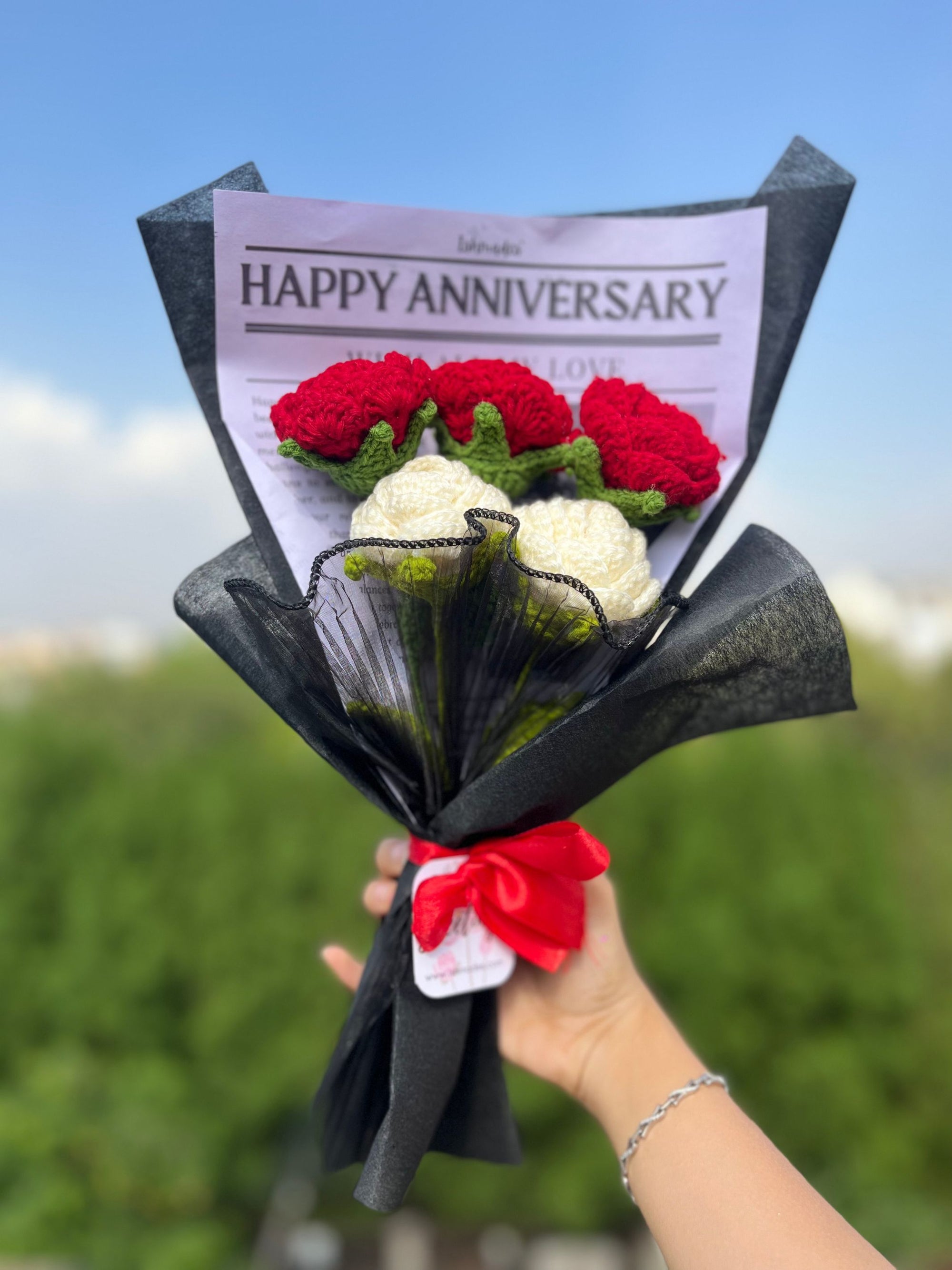 Happy anniversary crochet bouquet
