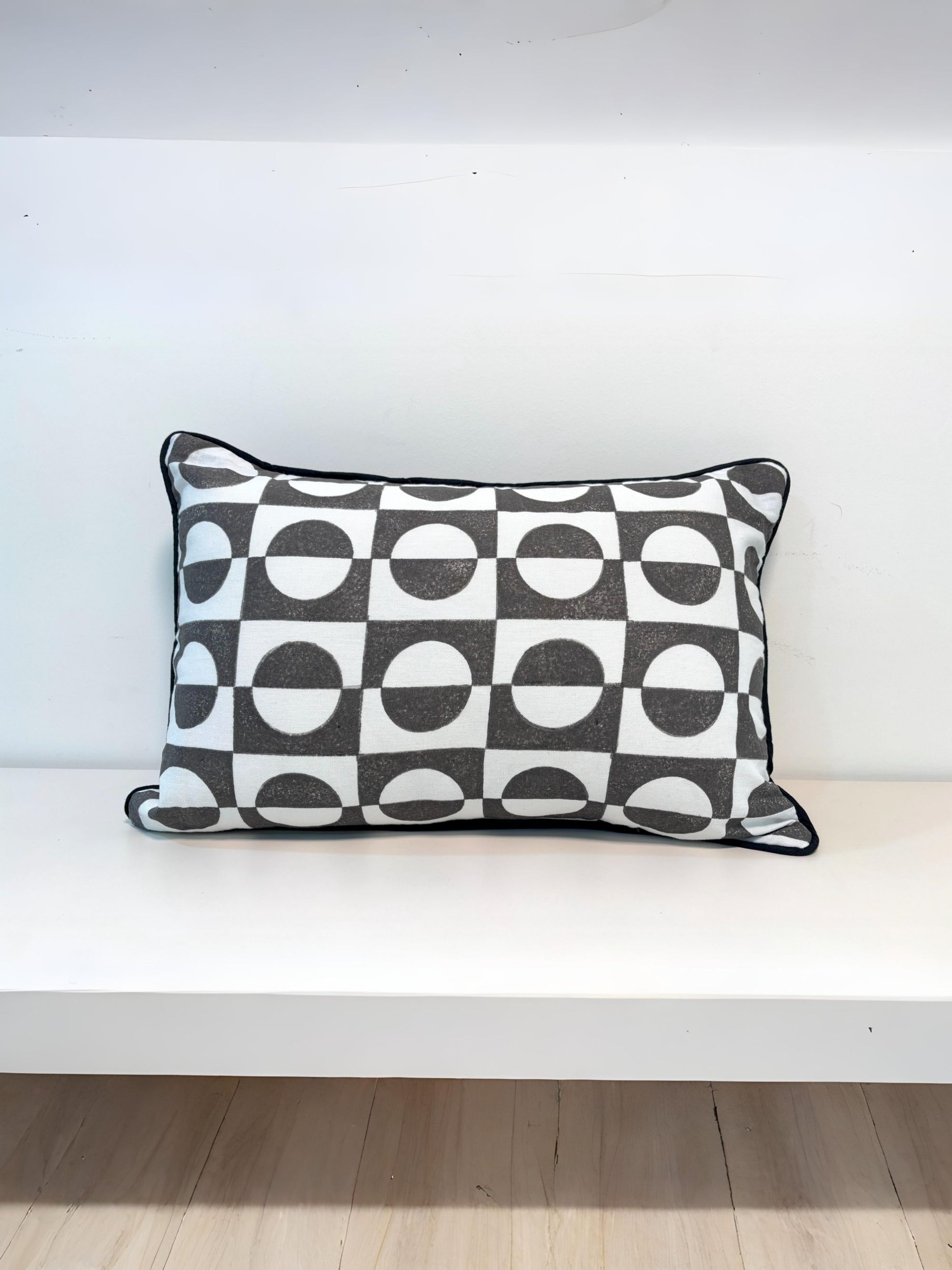 Retro Check Cotton Rectangle Cushion Cover l Black & White