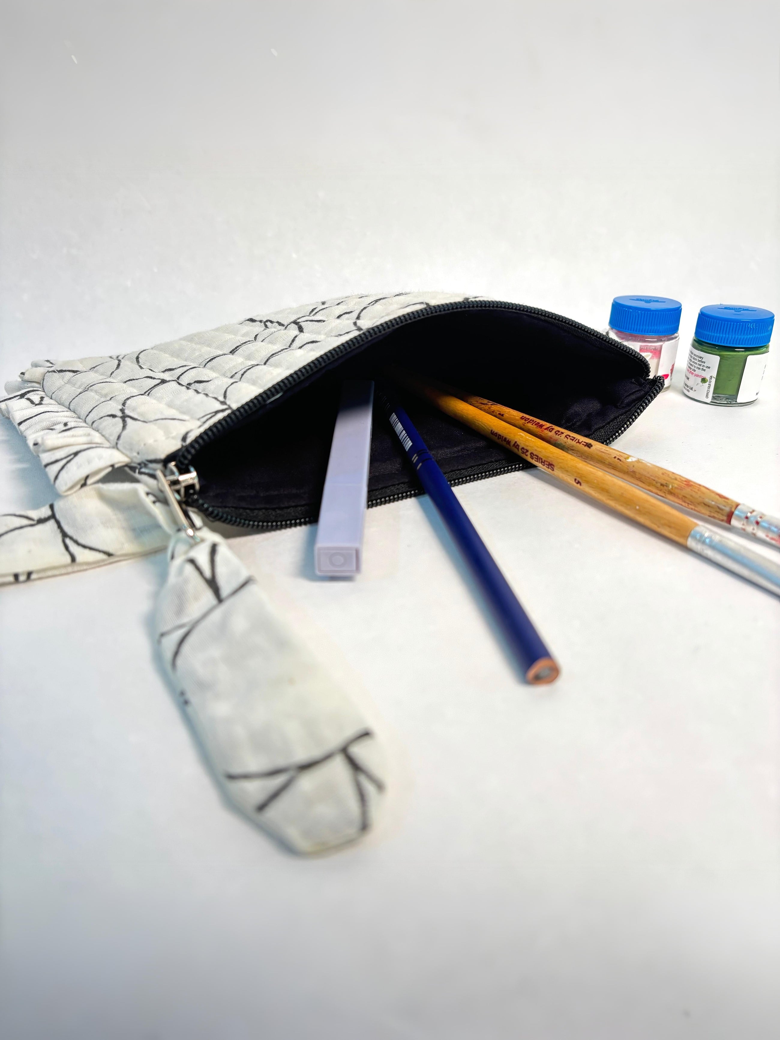 Sustainable Quilted Cotton Travel Pouch l Black & White Organizer