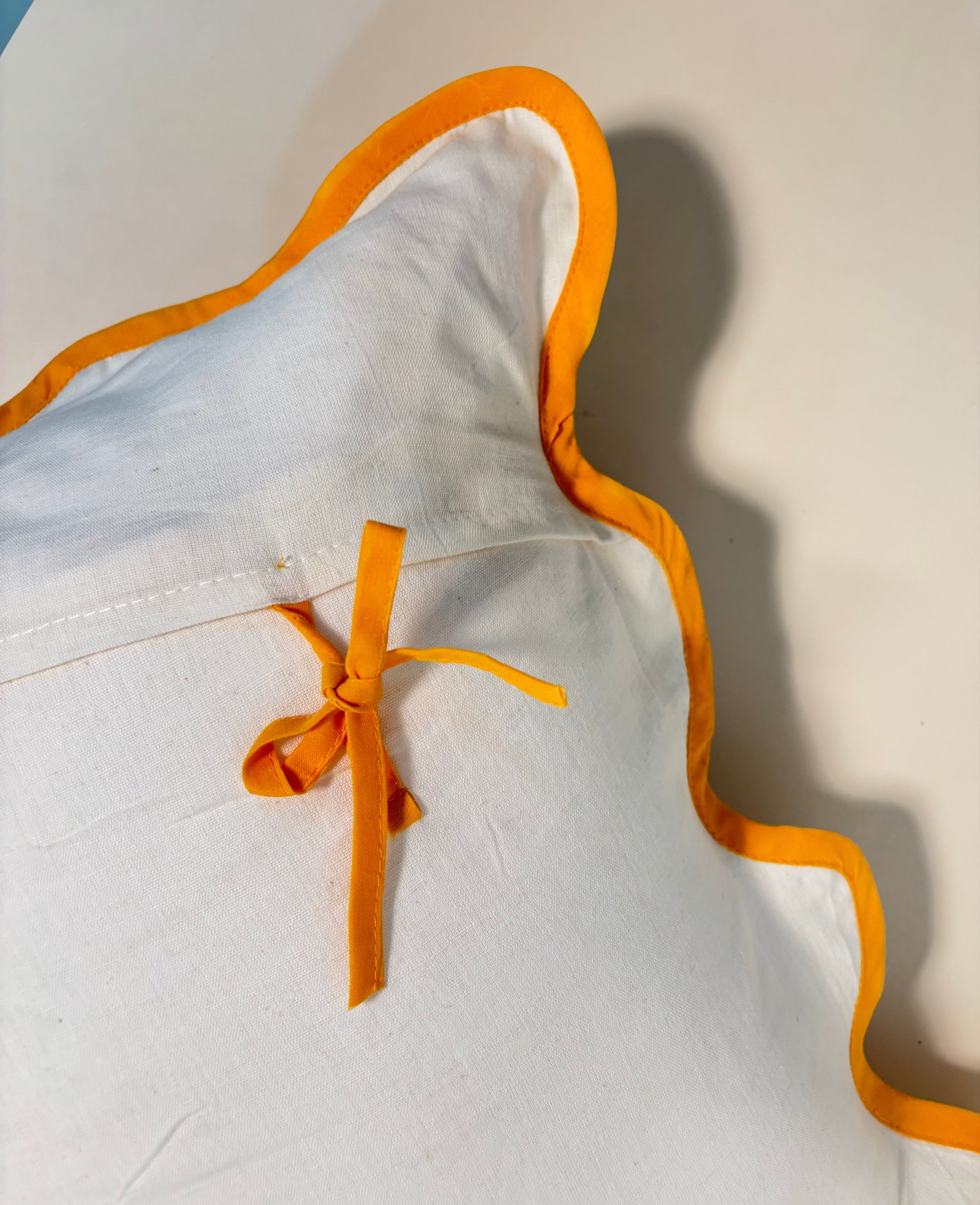 Retro Petal Cotton Wavy Cushion Cover l Yellow & White