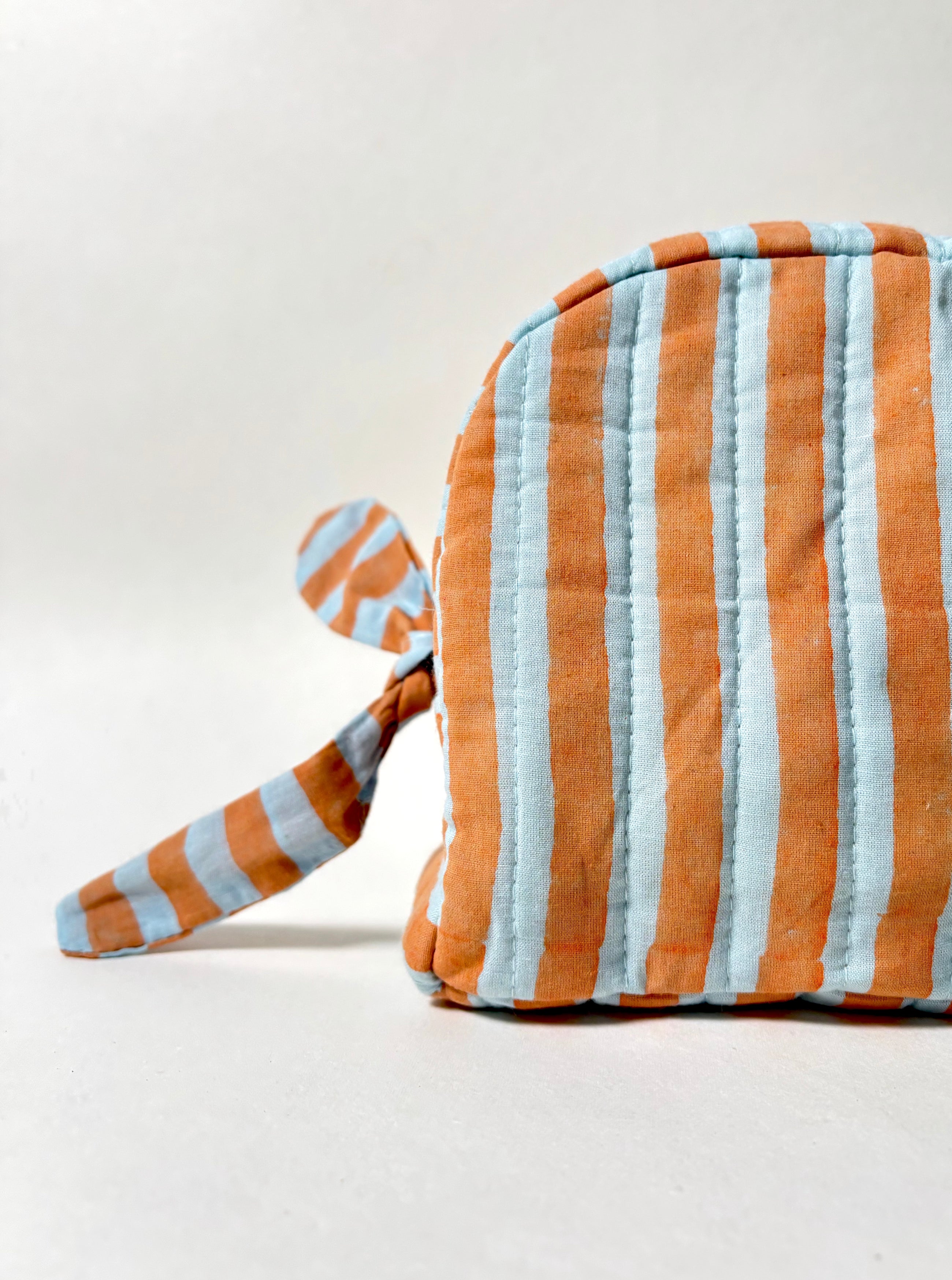 Sustainable Quilted Cotton Travel Pouch l Midsummer Bloom Classic Organiser