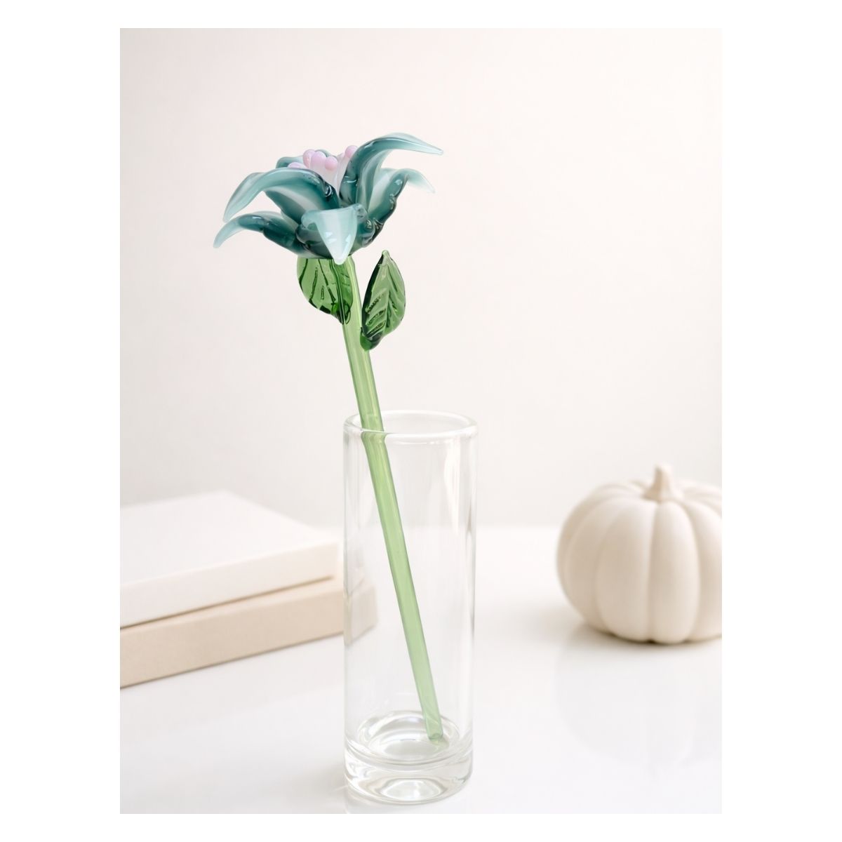 Coastal Bloom Lily – Hand-Blown Glass Flower
