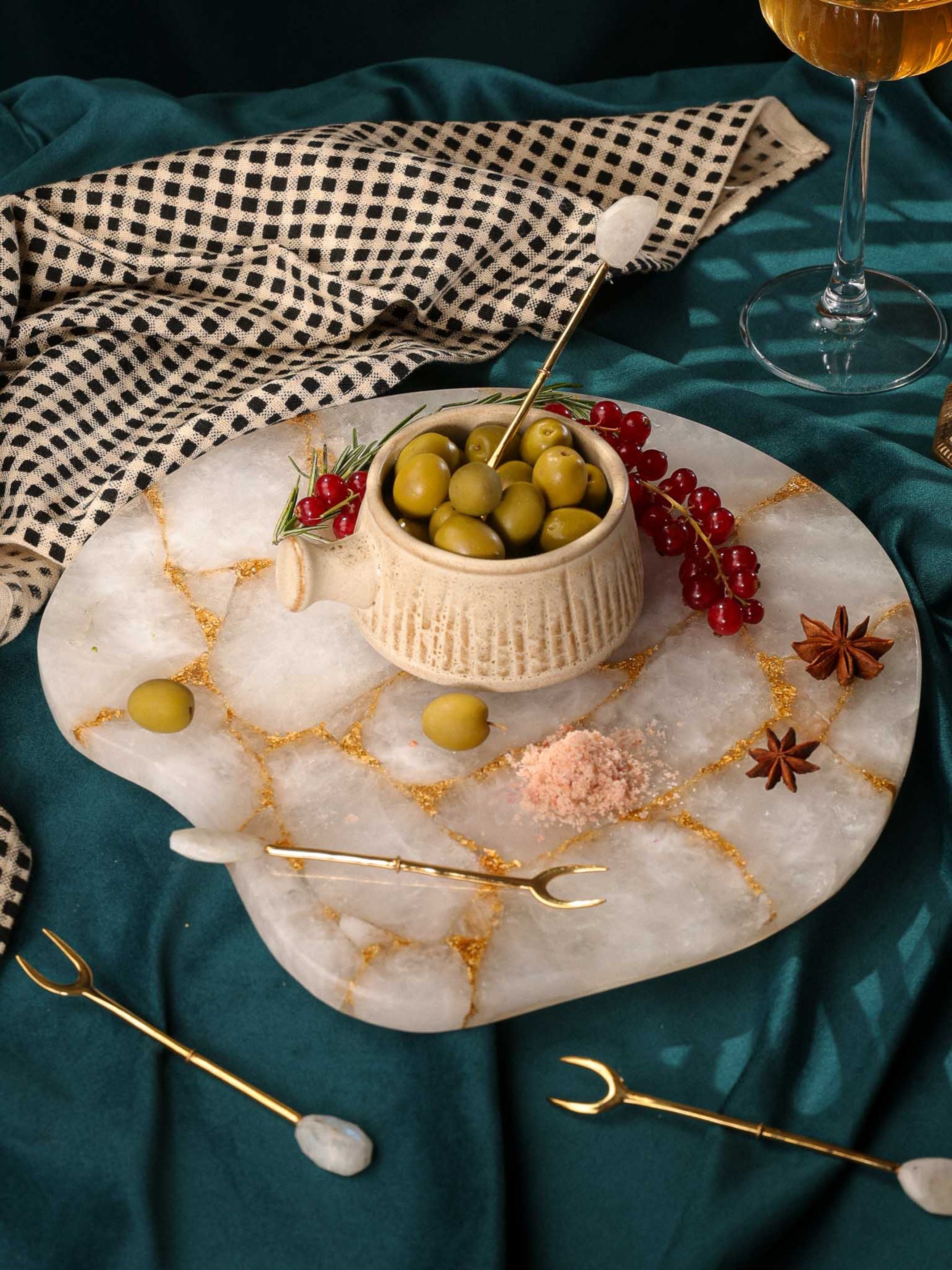 White Quartz Platter with Gold Line