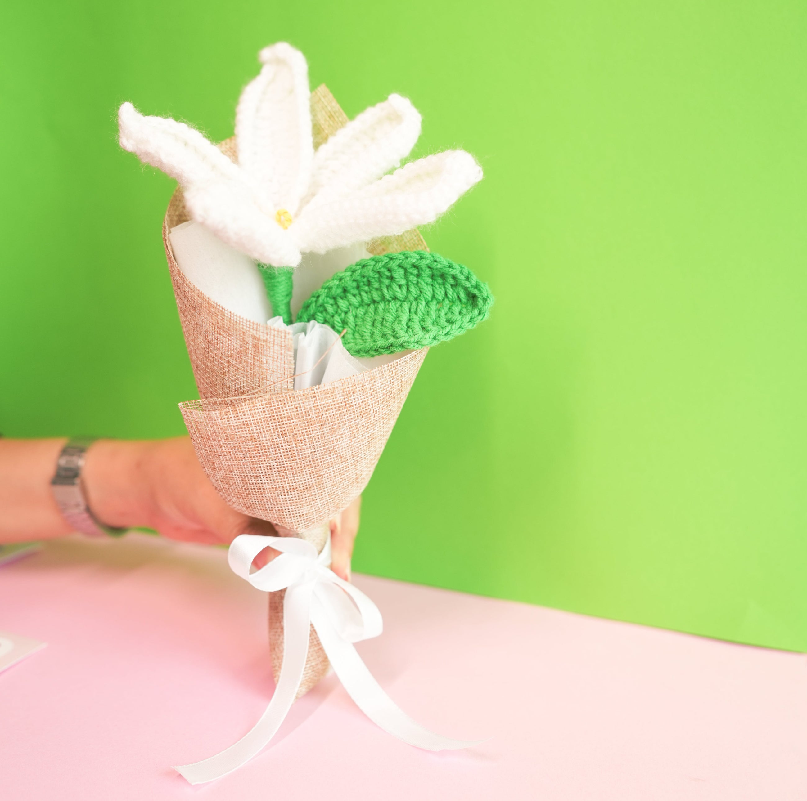 Handcrafted crochet lily Rakhi hamper (White)