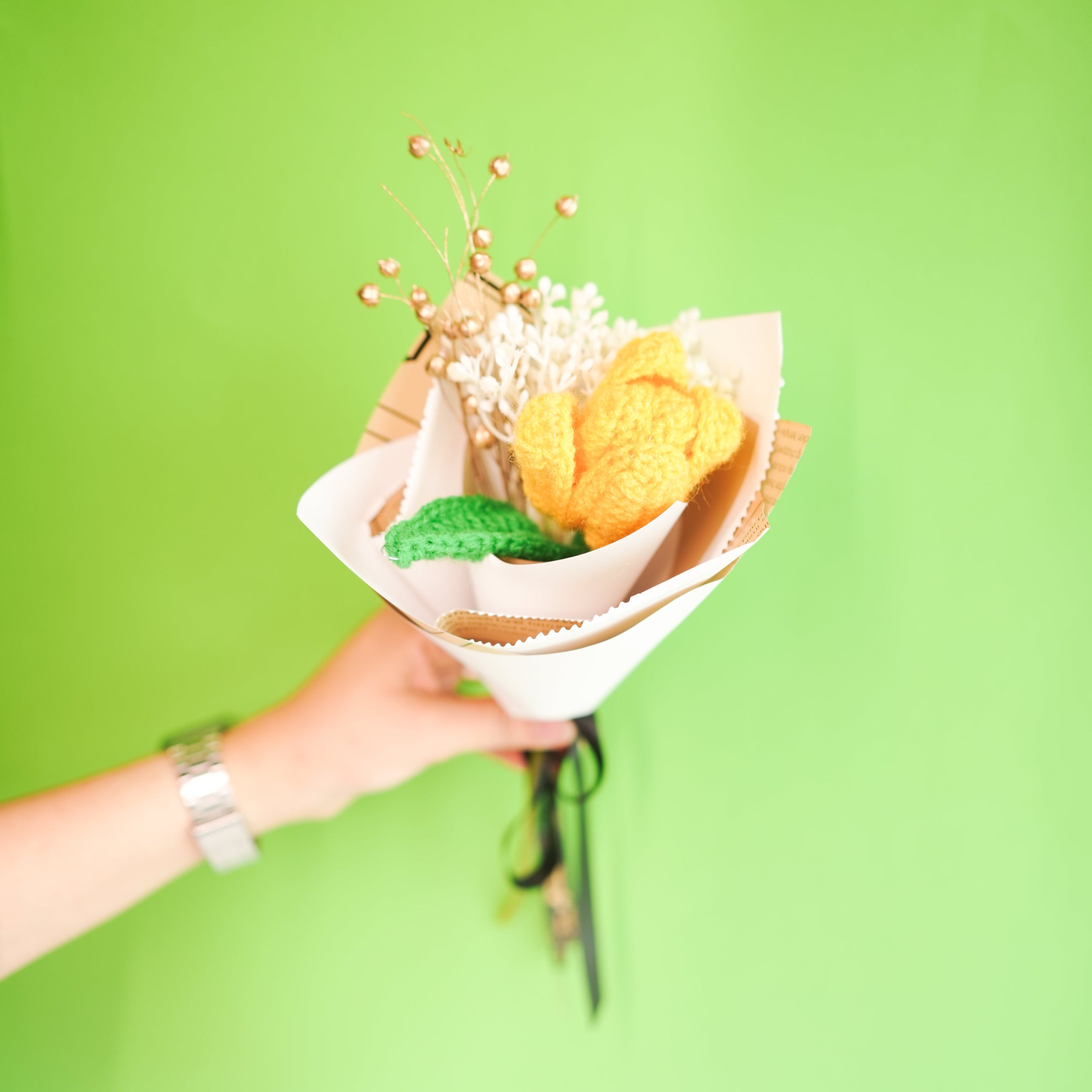 Tulip Dried flower crochet bunch Rakhi hamper