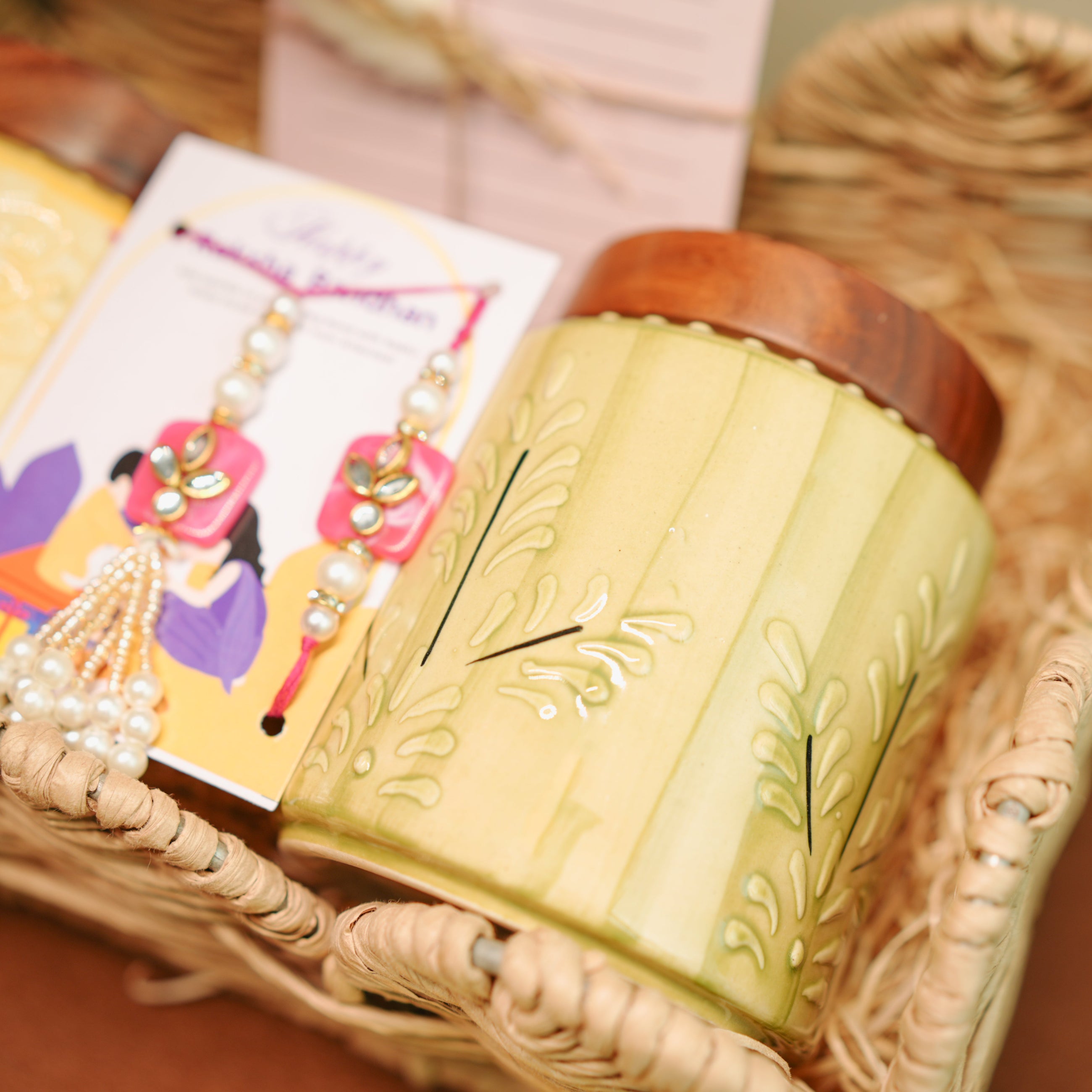 Rakhi hamper for organised bhabhi