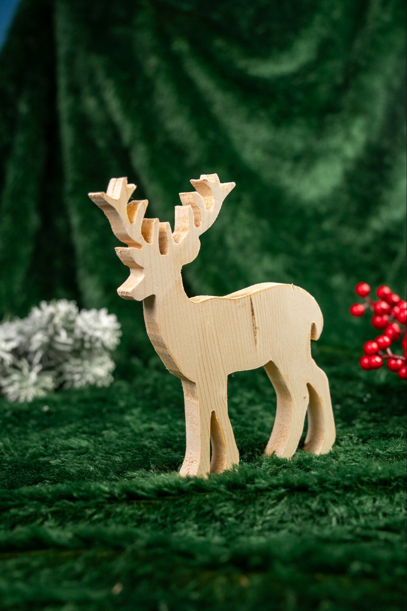 Standing Wooden Reindeer Decor (Pine Wood)