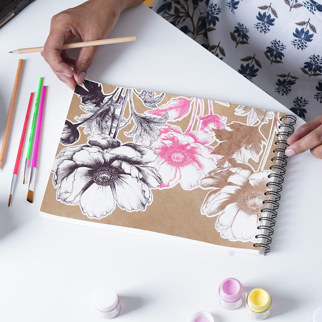 The Artist Gift Set (Artist Pouch & Sketchbook)