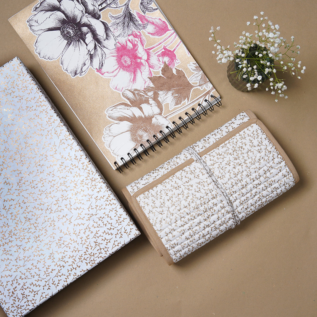 The Artist Gift Set (Artist Pouch & Sketchbook)