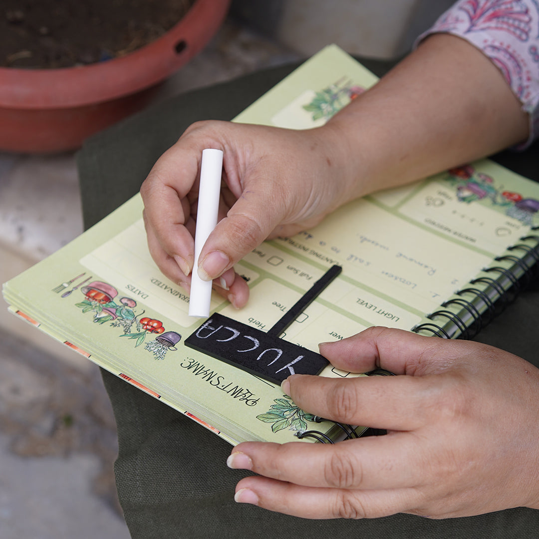 Gardeners Gift Set (Apron, Journal & Gardening Essentials)