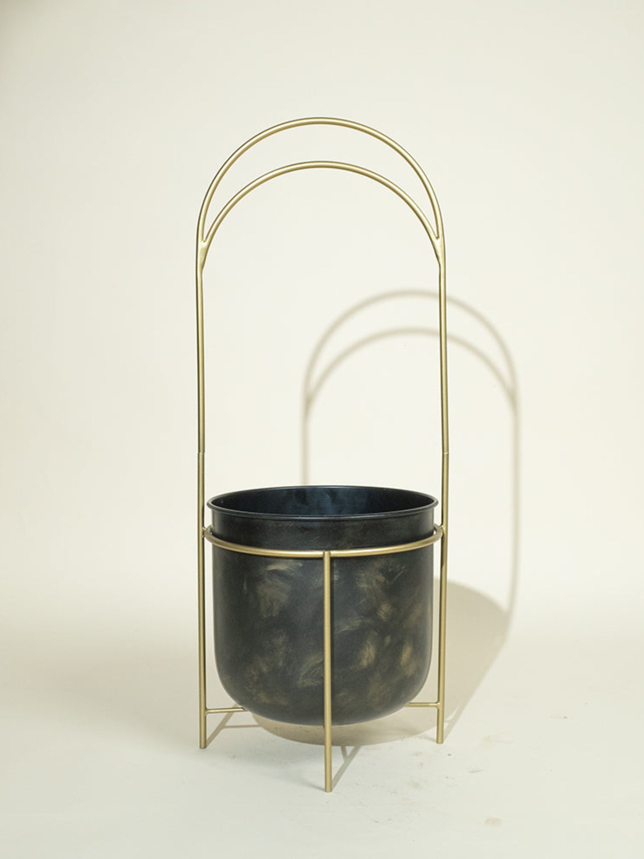 Luna Standing Planter