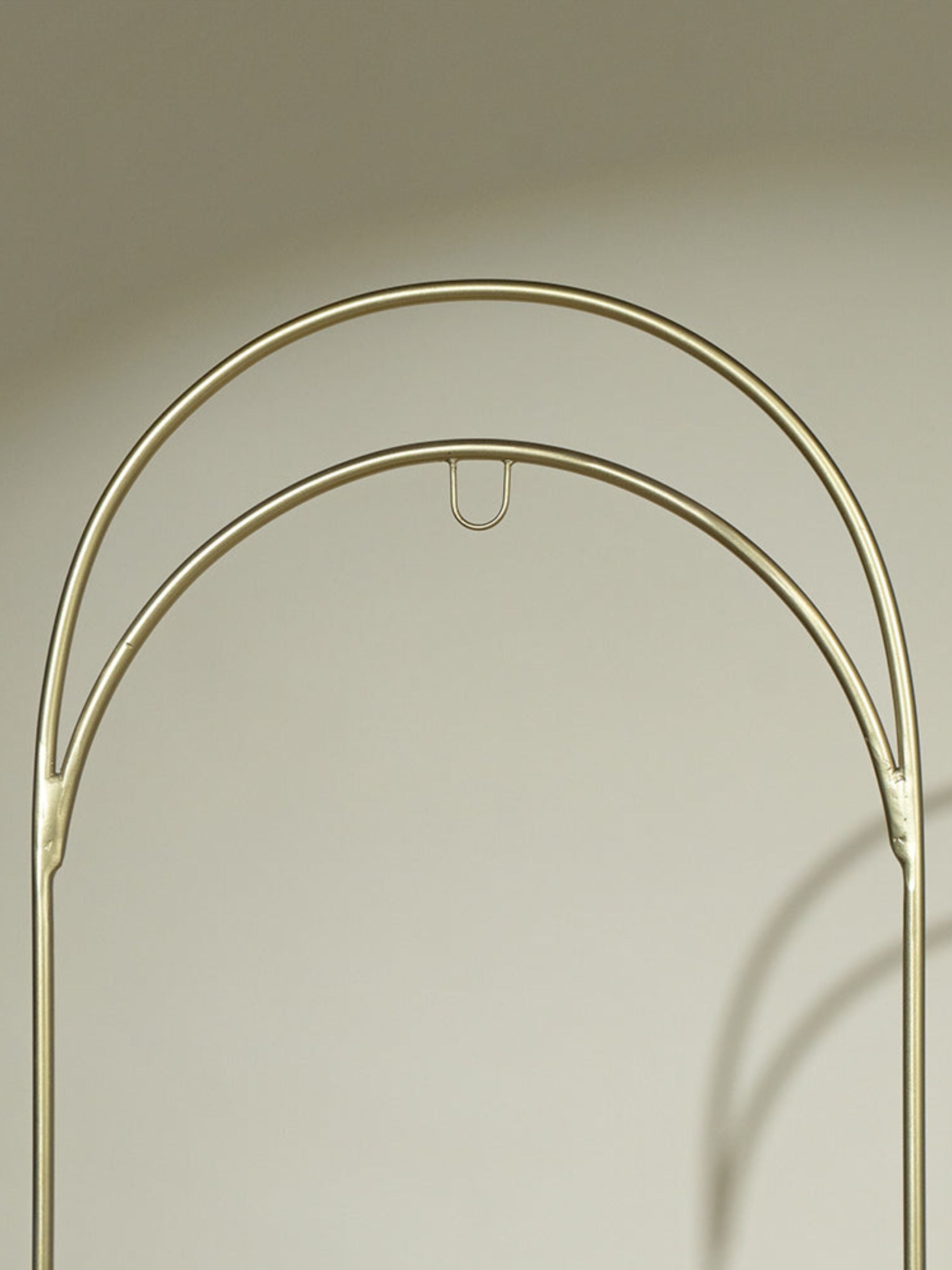 Luna Standing Planter