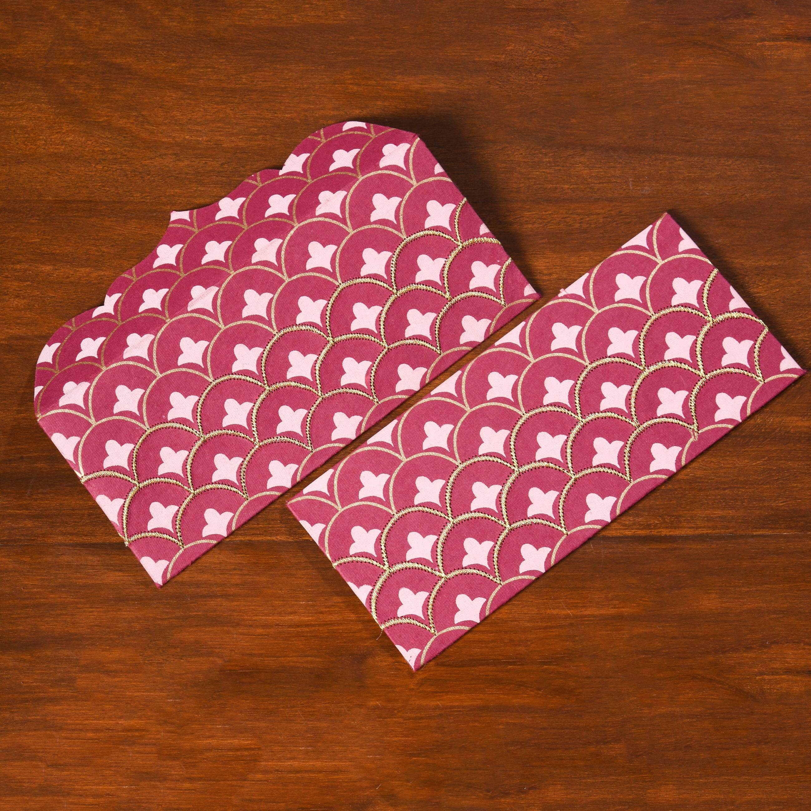 Scallop Embroidered Money Envelope