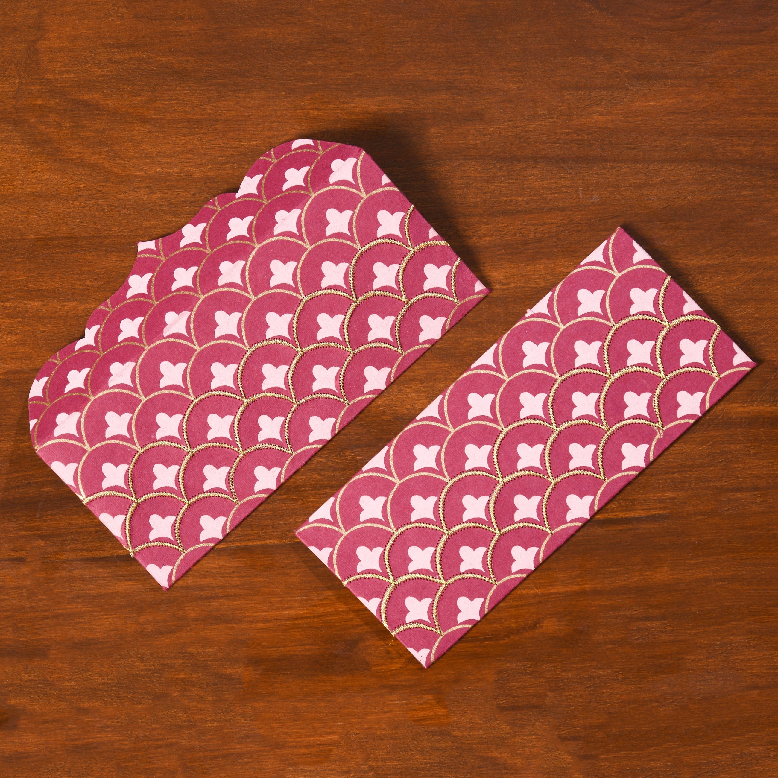 Scallop Embroidered Money Envelope