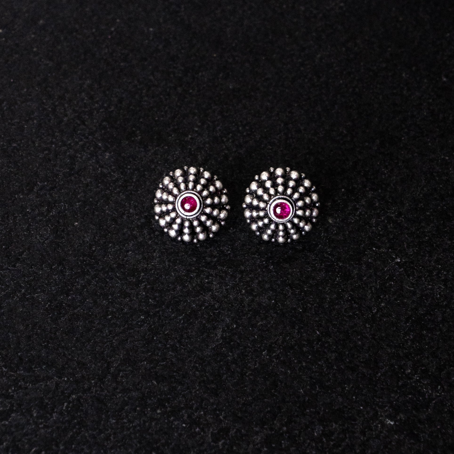 Gulmini studs