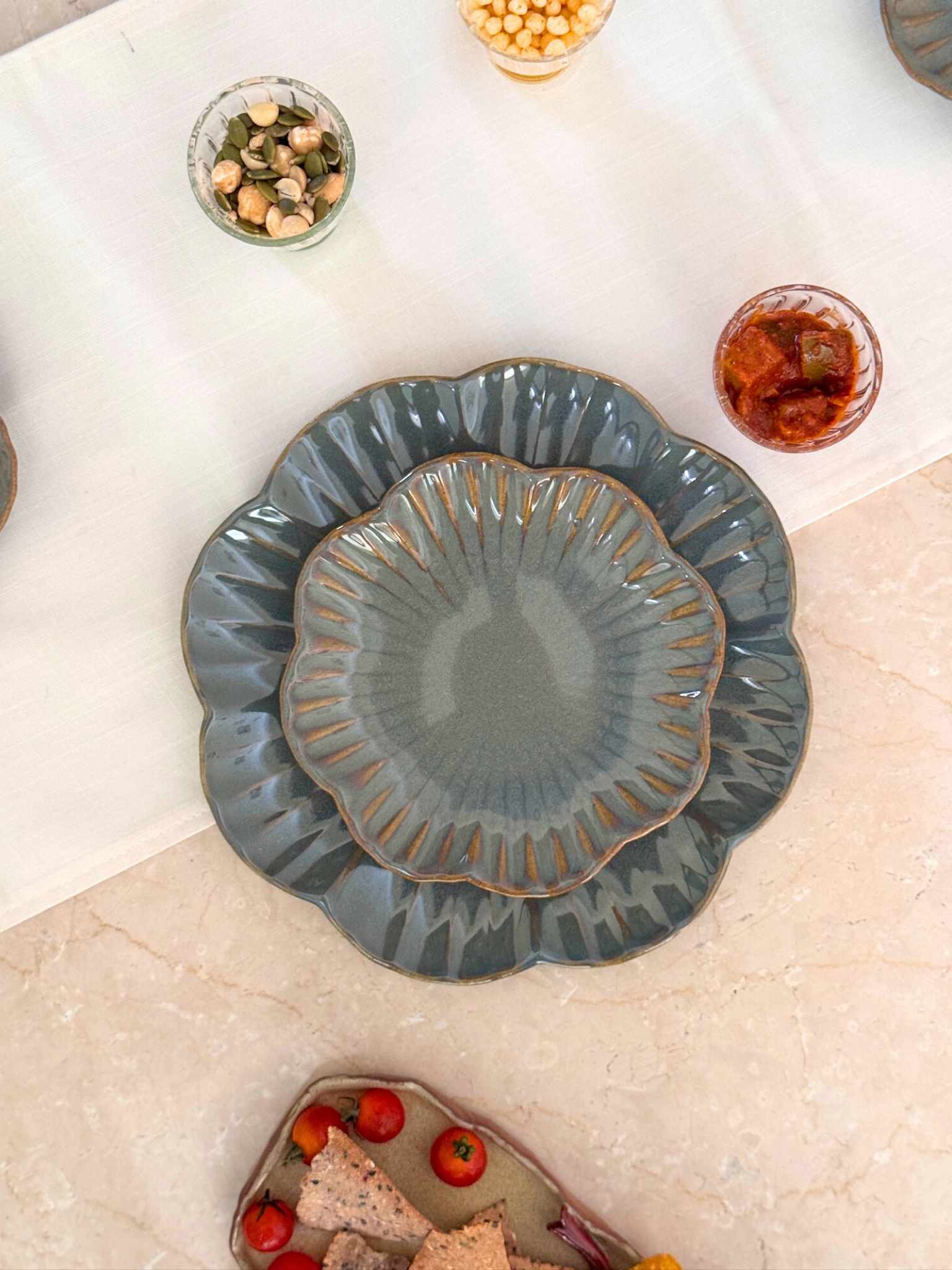 Bloom Dinner Plate 10"