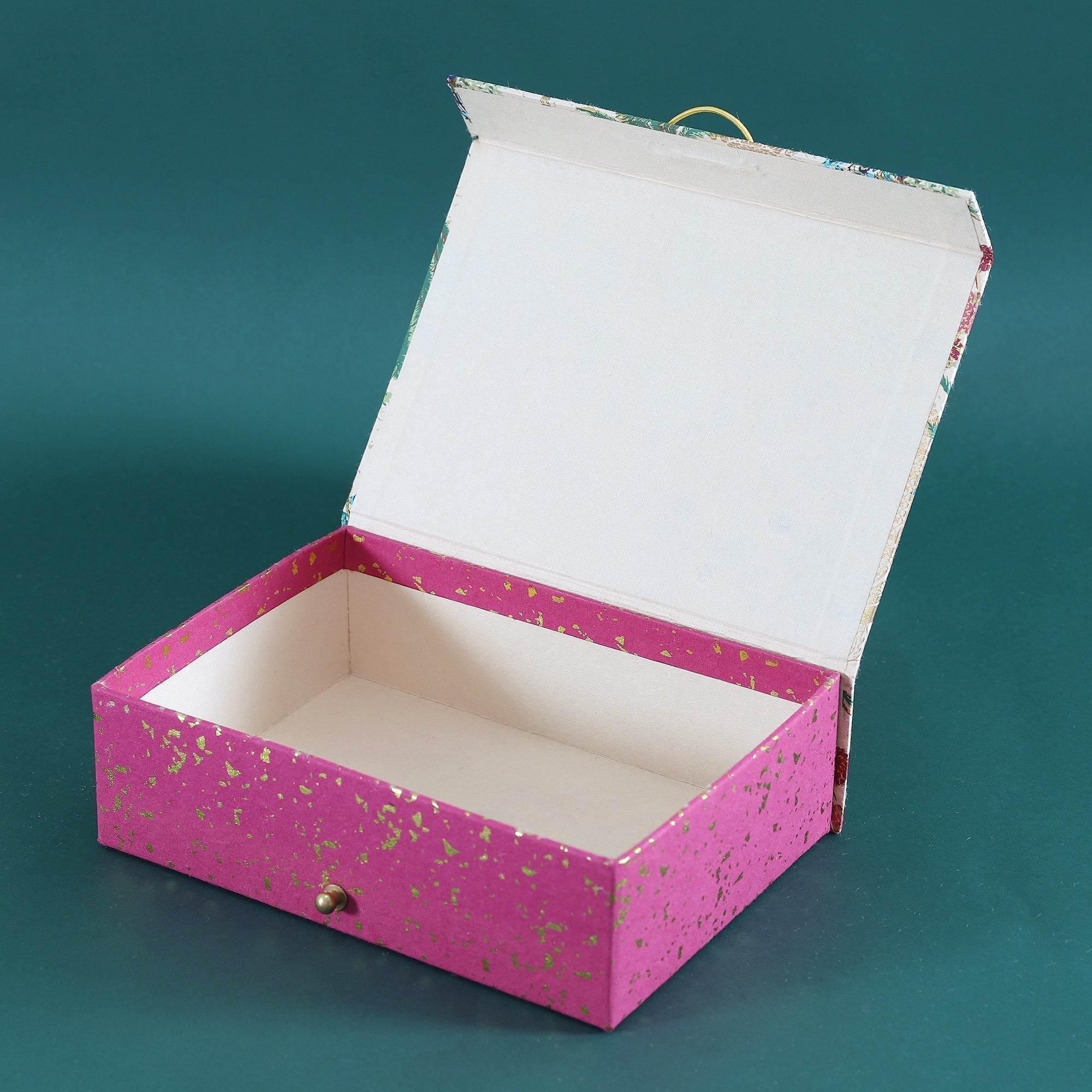 Vrindavan Medium Gift Box