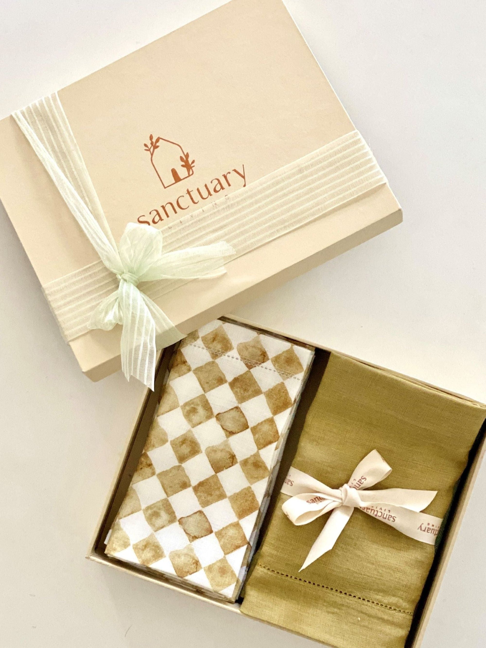 Ochre Table Runner and Napkins Gift Set