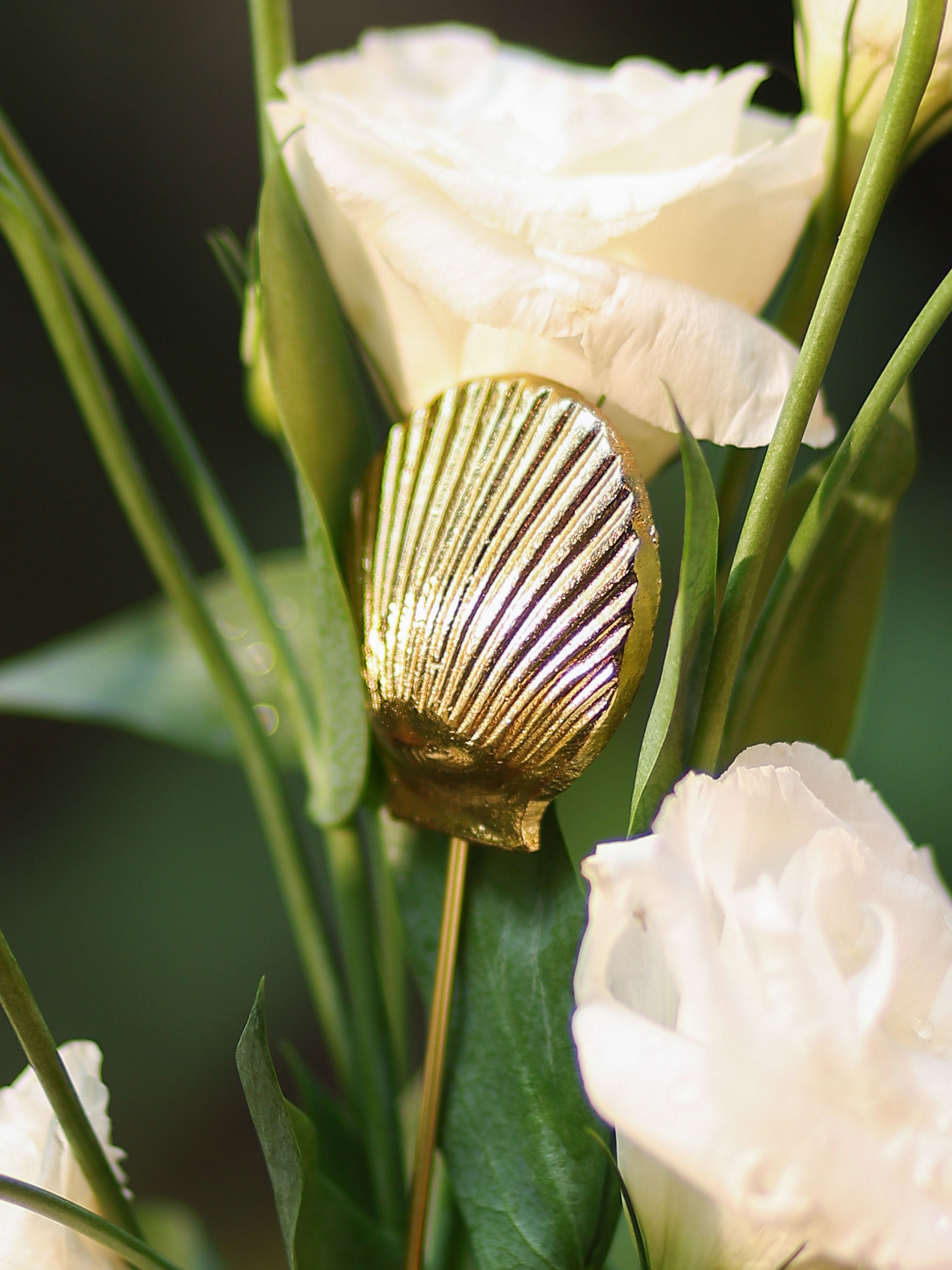 Golden White Seashells Metal Sticks