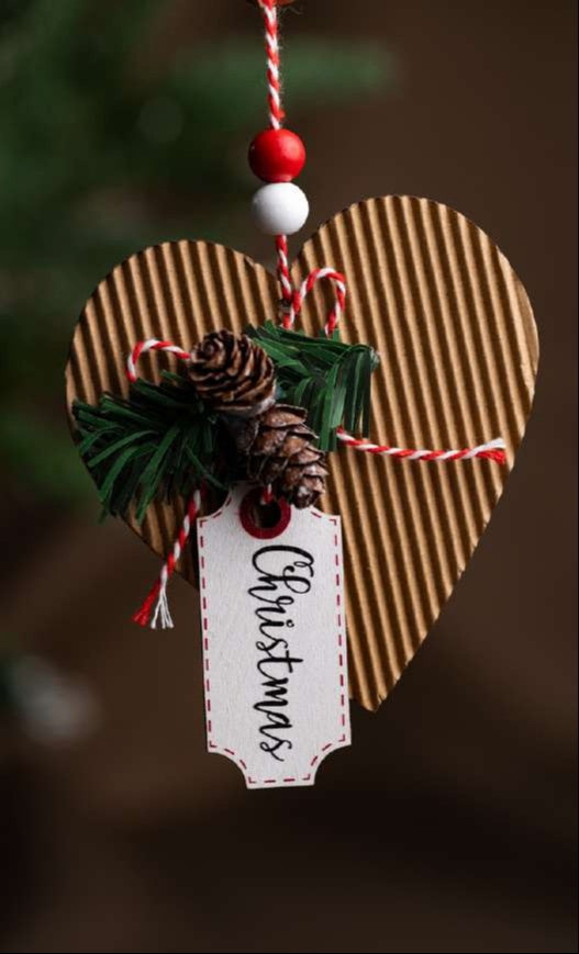 Brown Heart Hanging Ornament with Pinecone and Christmas Tag_CC49