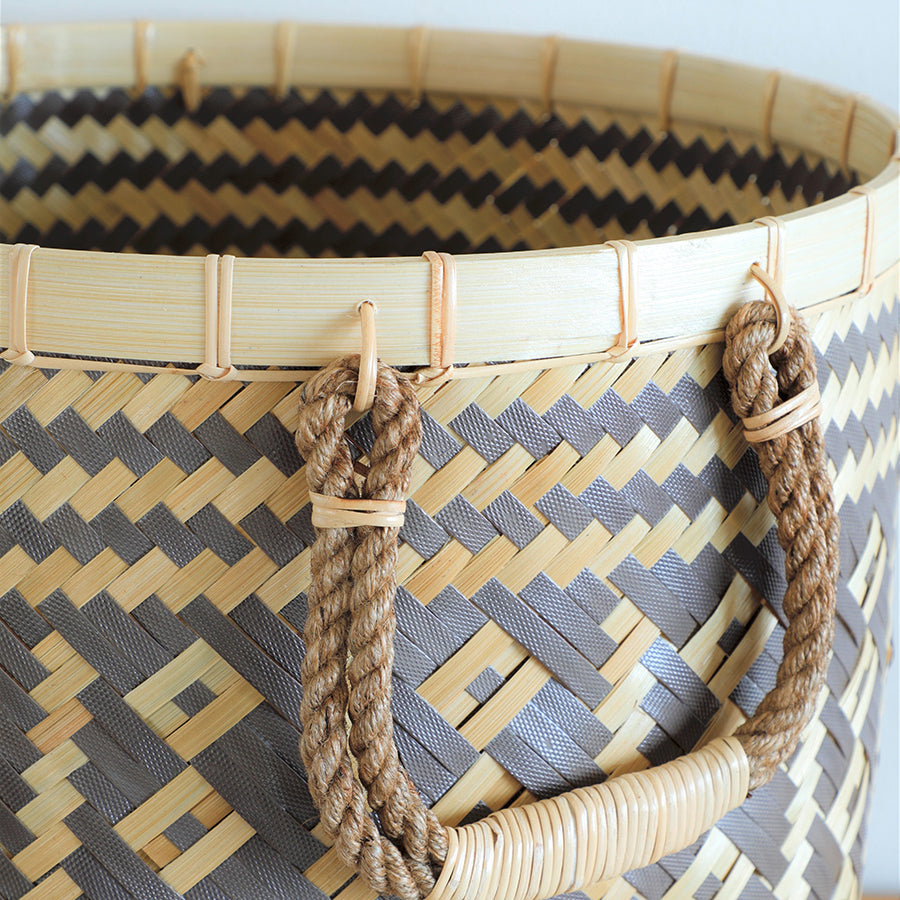 Open round laundry basket natural brown