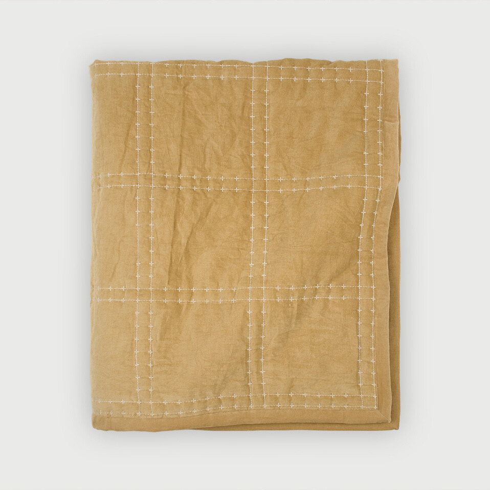 Checker Sand Velvet Embroidered Quilt