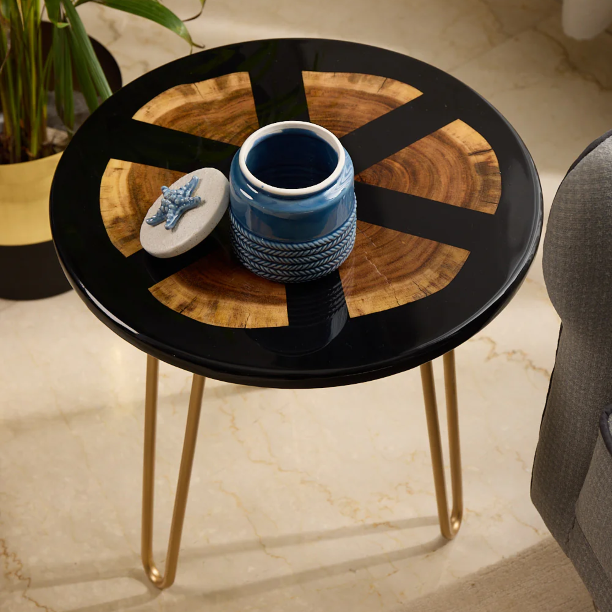 Round Coffee Table – Acacia Wood with Black Resin Finish