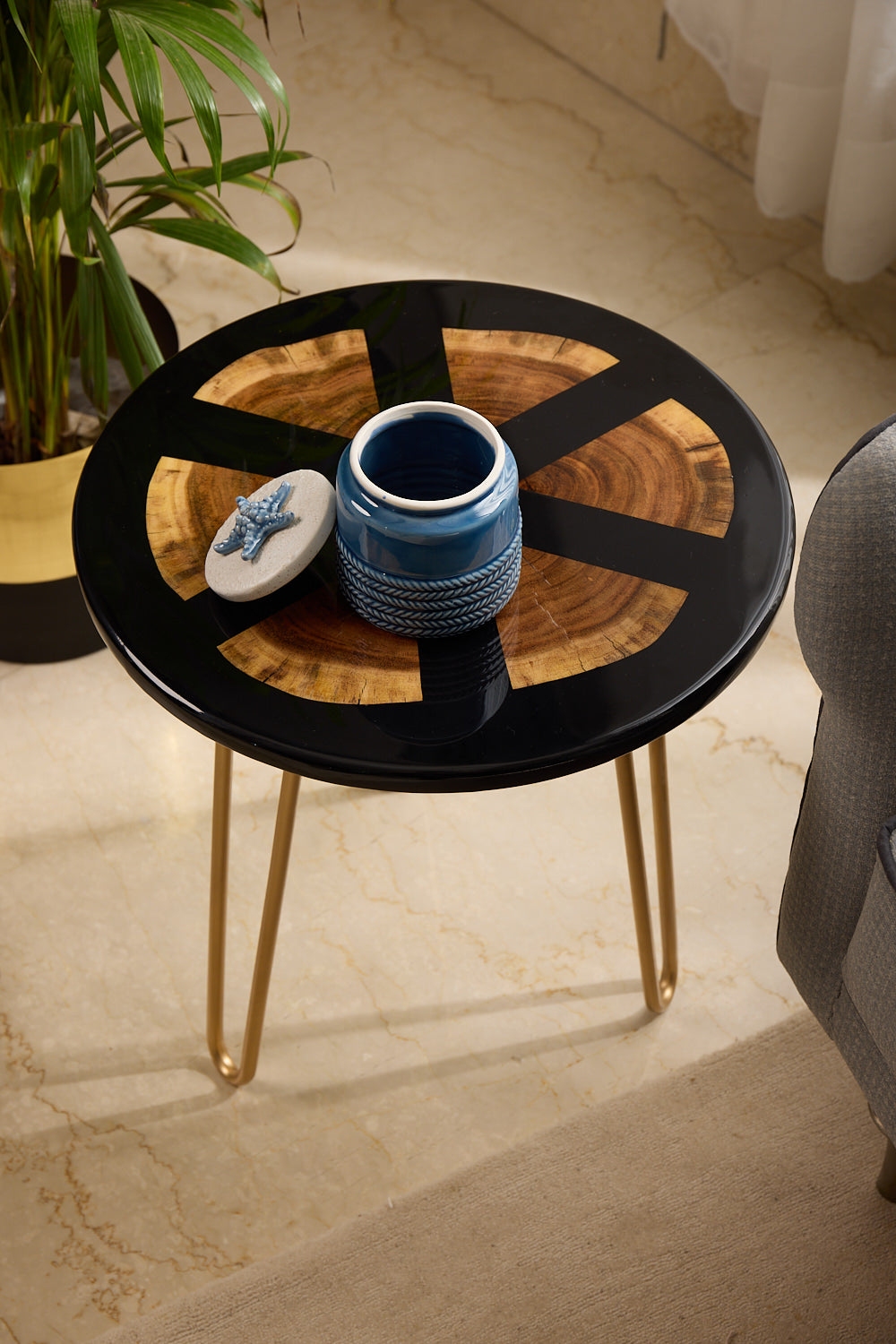 Round Coffee Table – Acacia Wood with Black Resin Finish