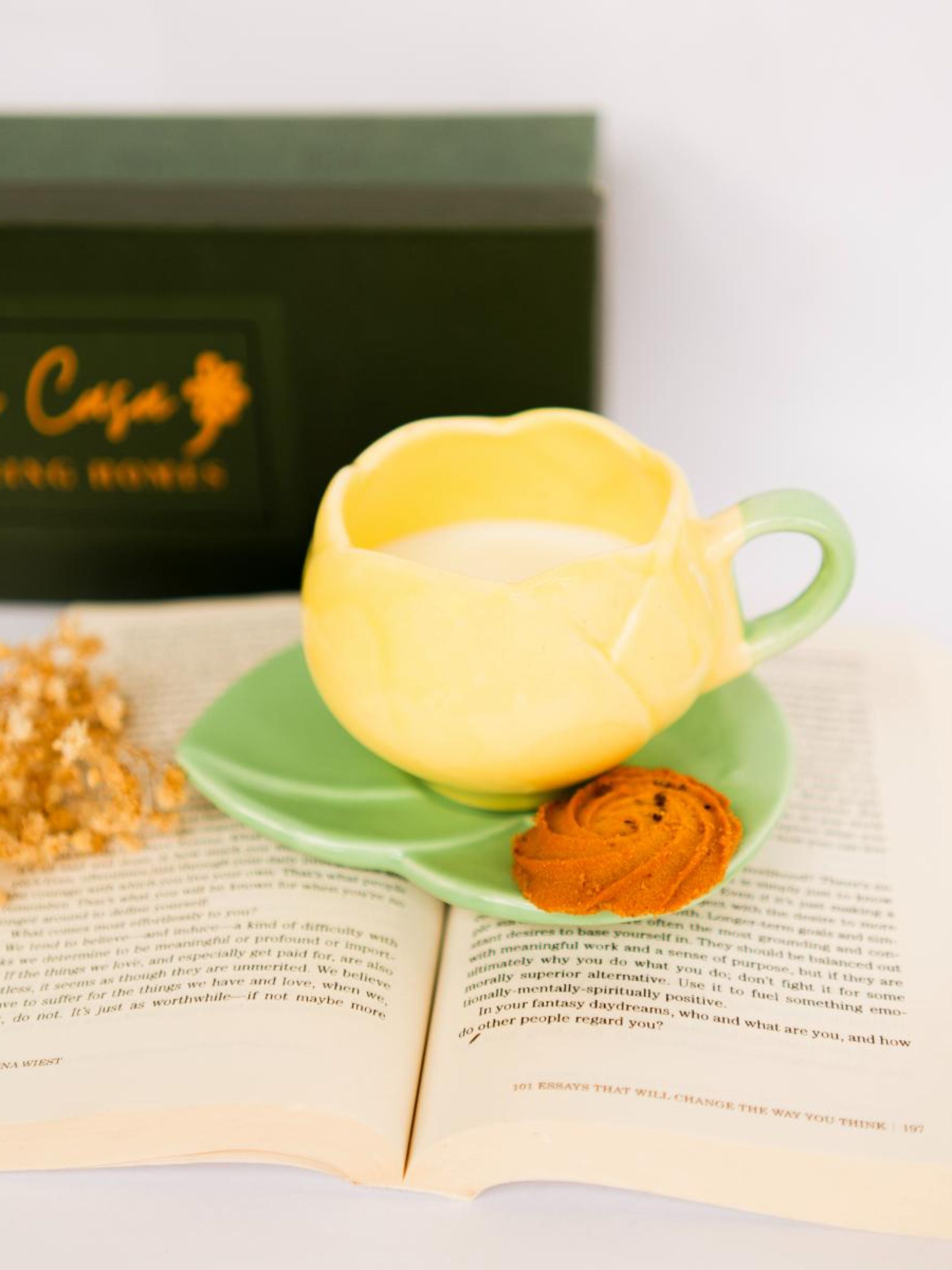 Tulip charm cup saucer-Yellow