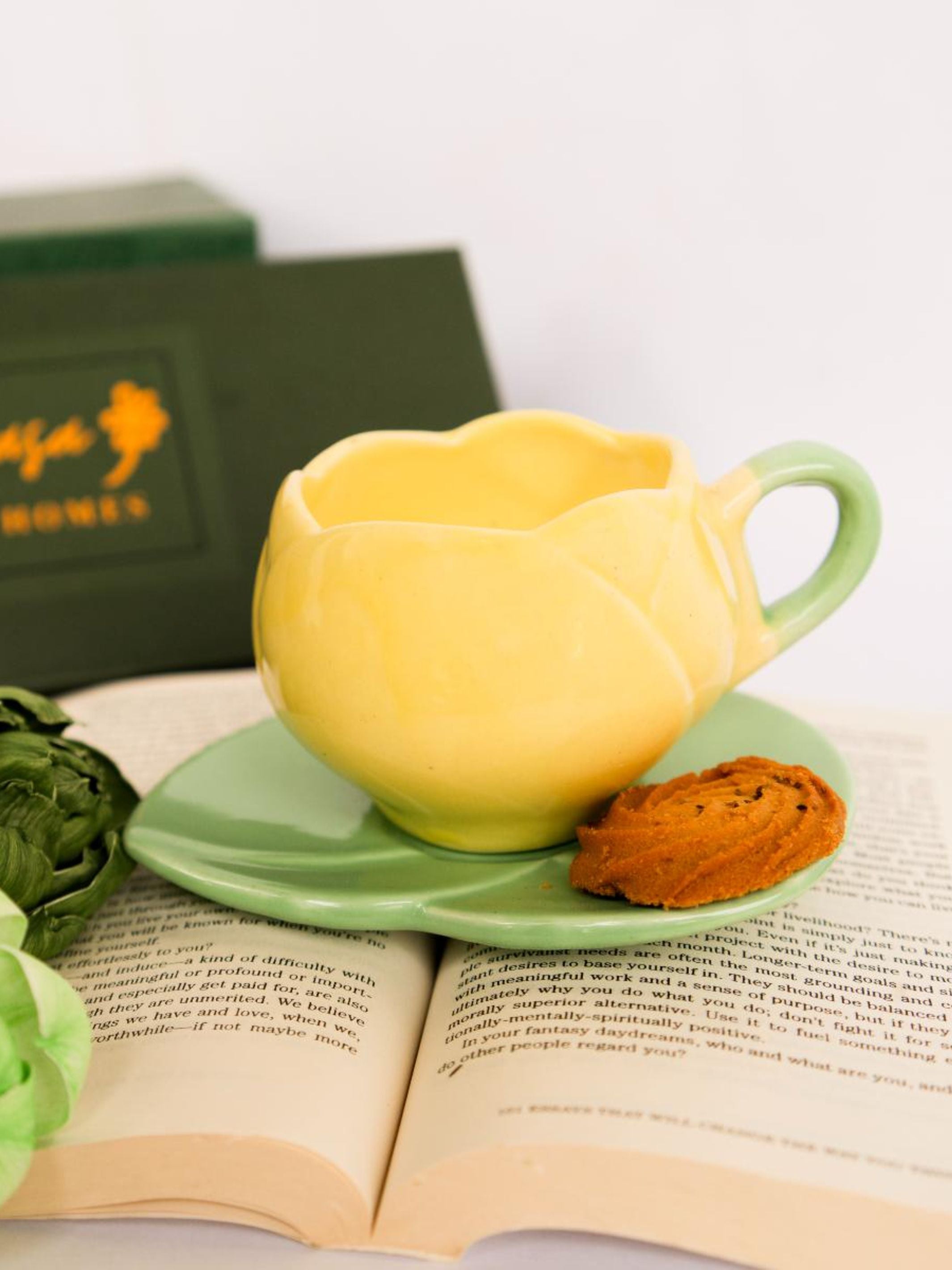 Tulip charm cup saucer-Yellow