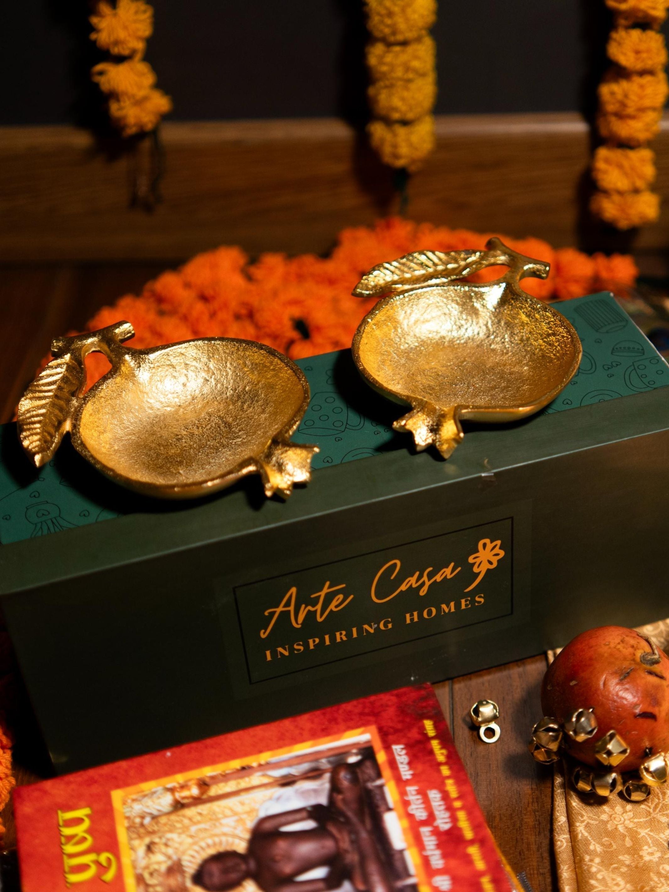 Pomegranate charm gift box