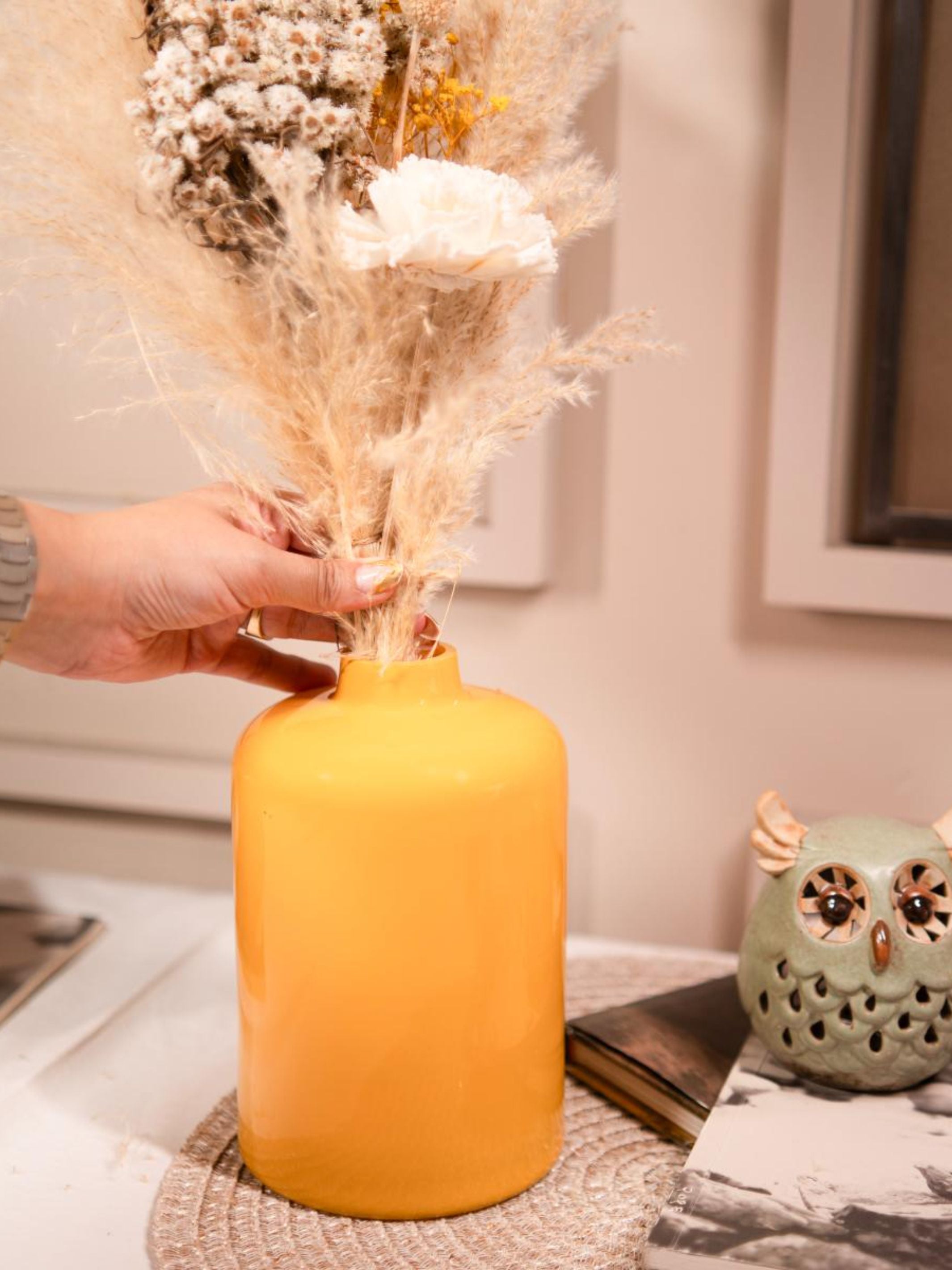 Lemon blossom vase with bunch