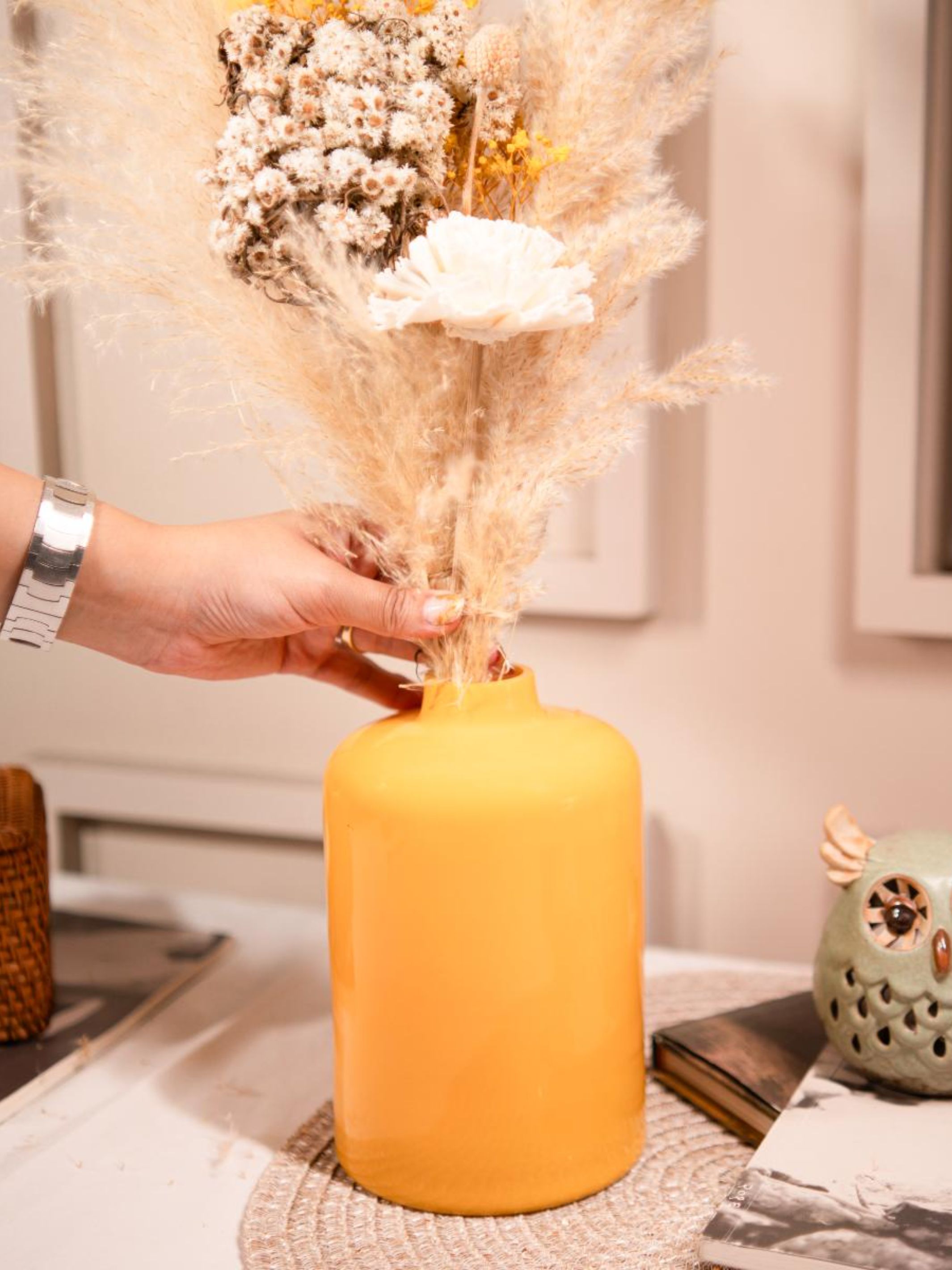 Lemon blossom vase with bunch