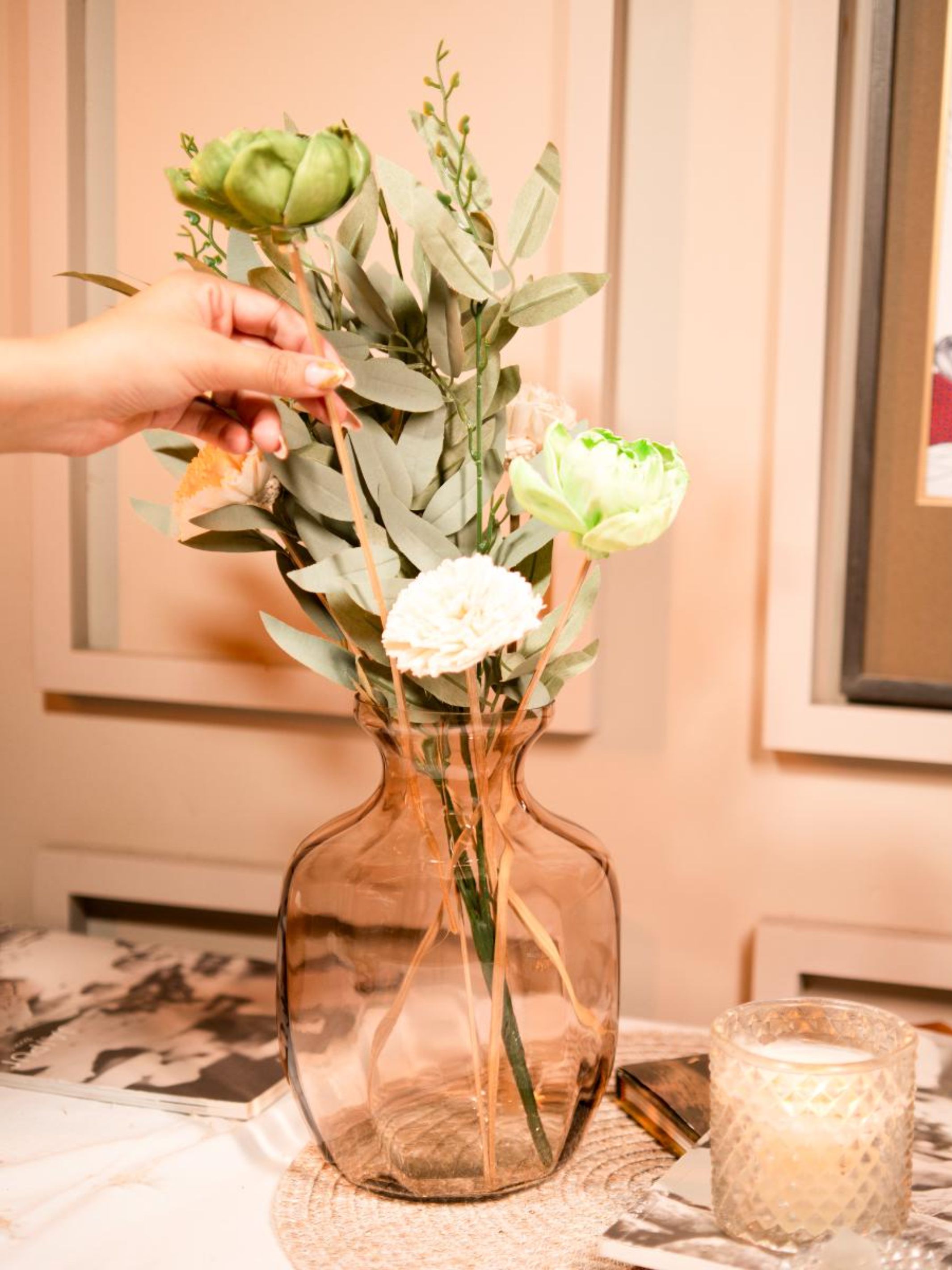 gentle glow vase with bunch