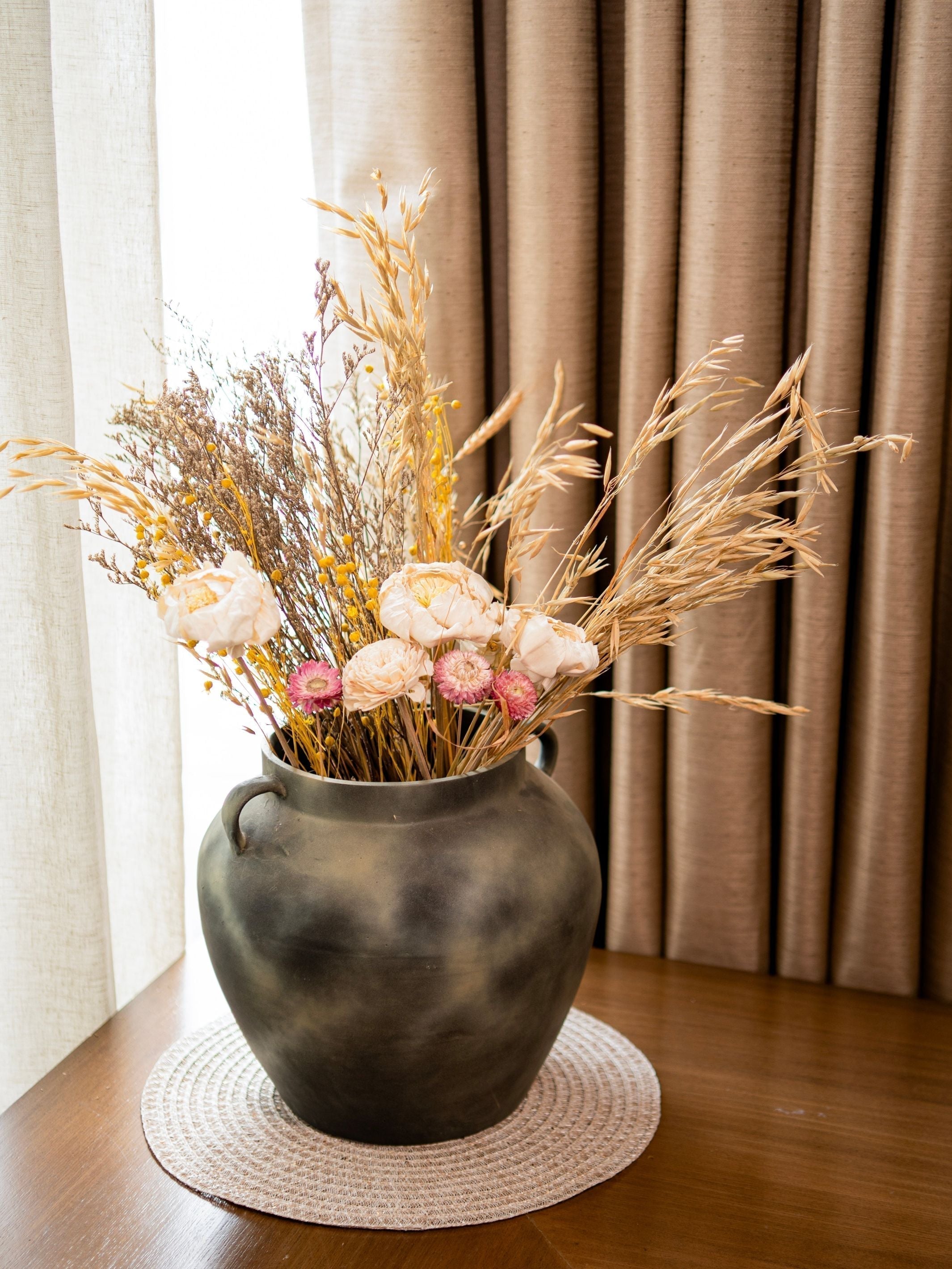 Antique Grace Vase with bunch