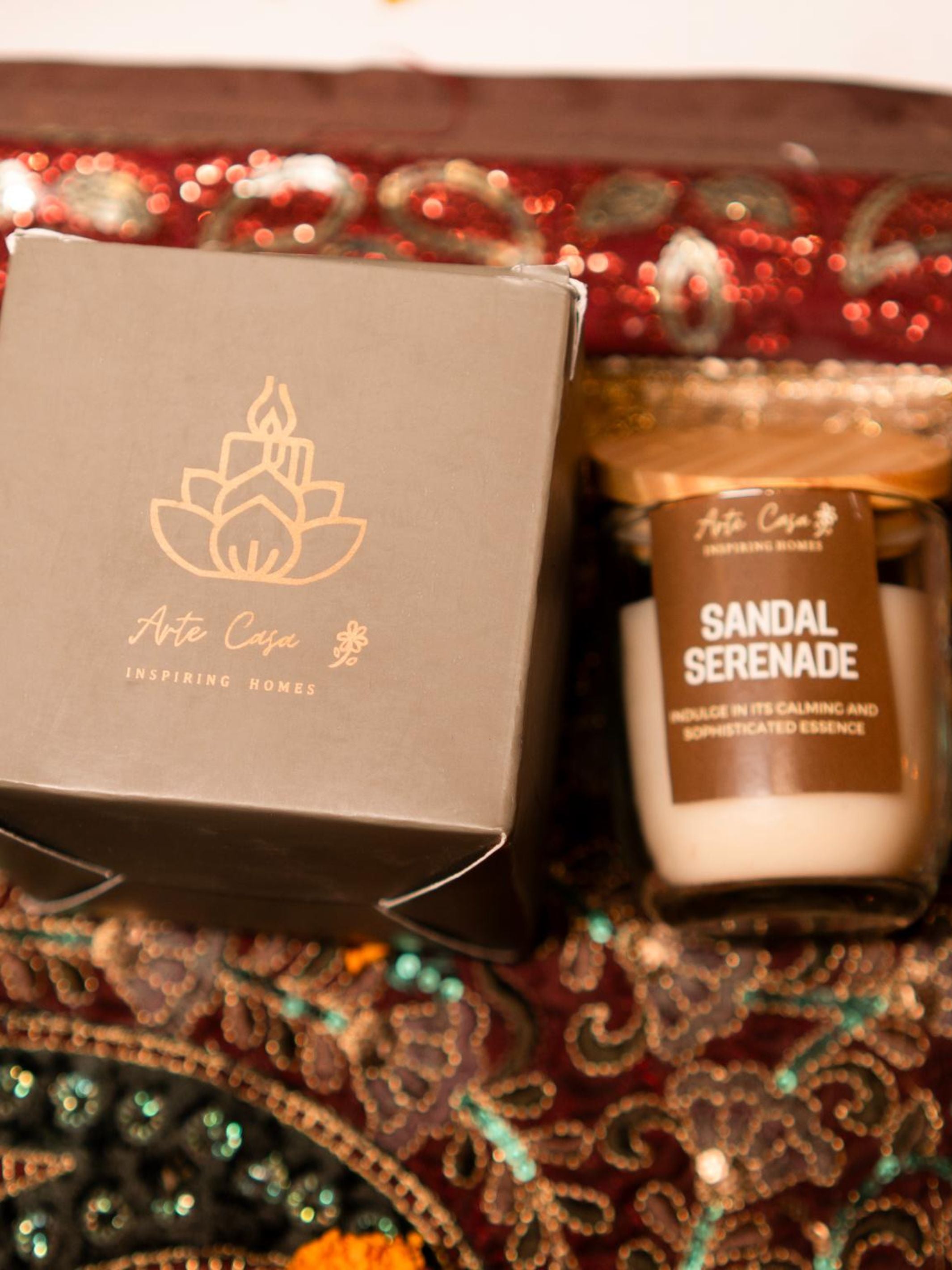 Scented candle with gift box- Sandalwood