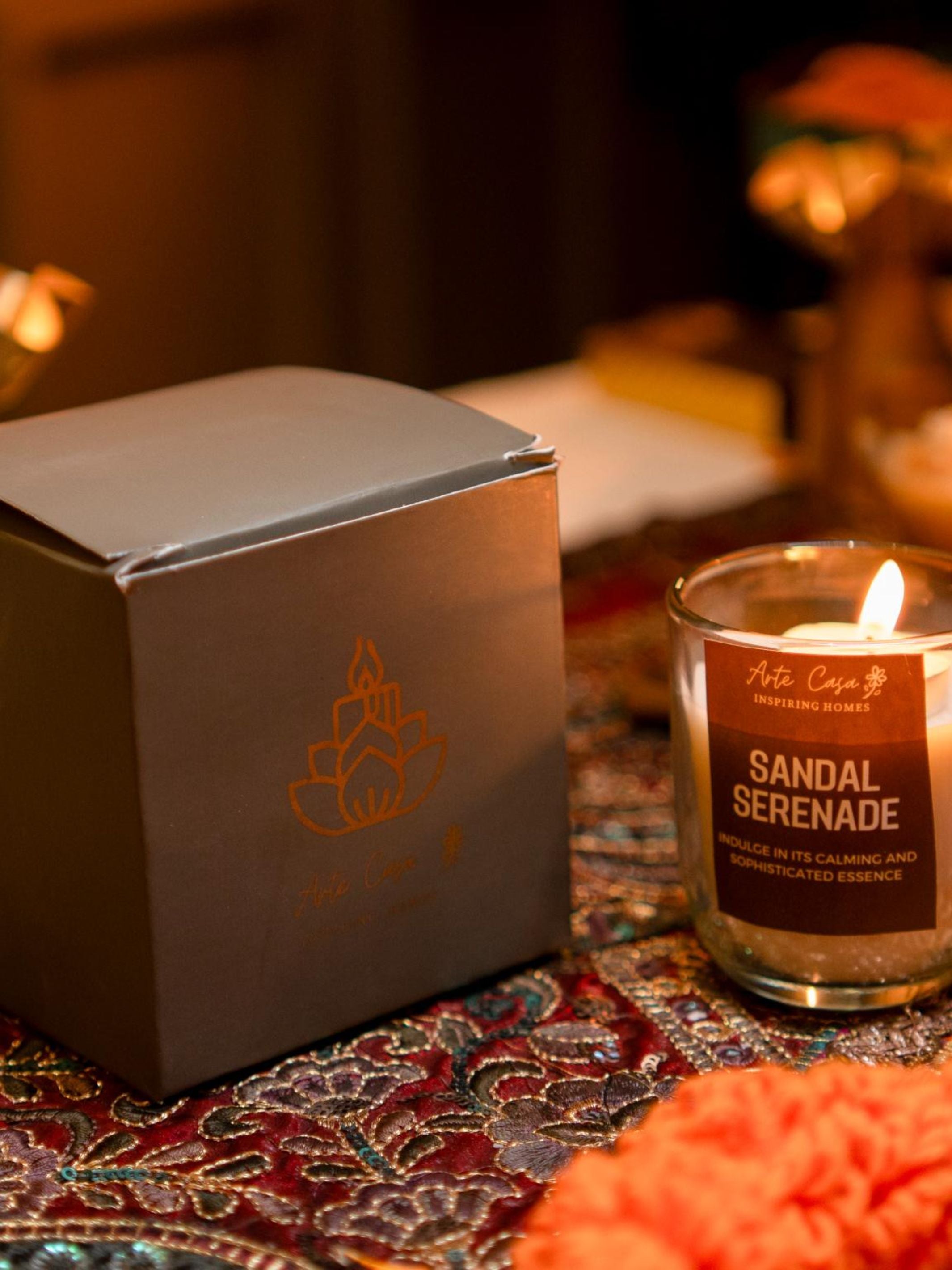 Scented candle with gift box- Sandalwood